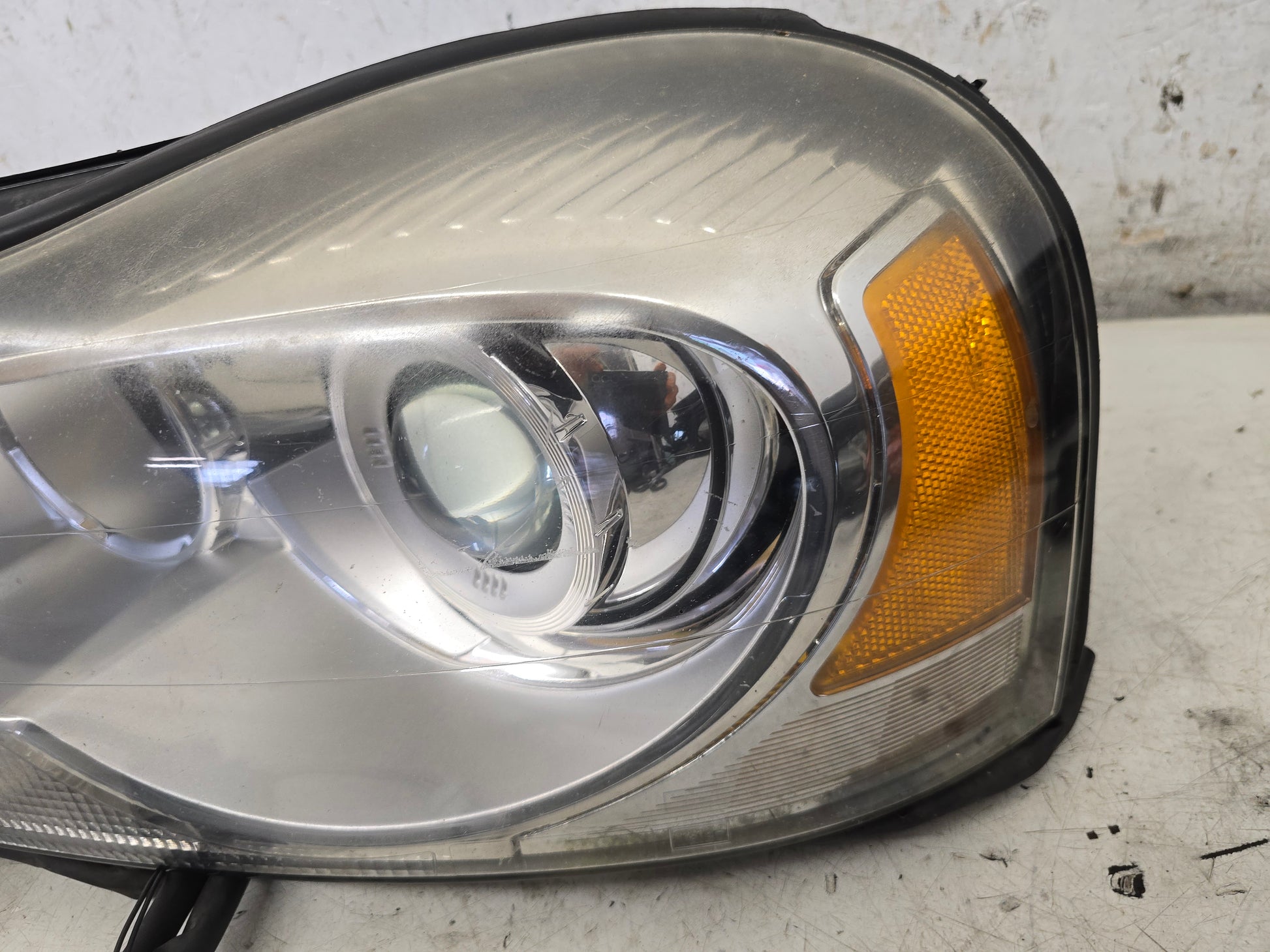 2011 Volvo XC90 Xenon Passenger Side Headlight 31446874