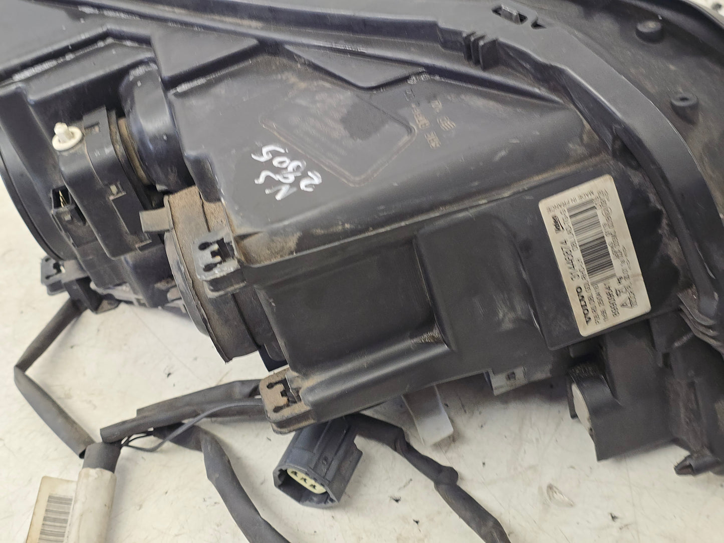 2011 Volvo XC90 Xenon Passenger Side Headlight 31446874