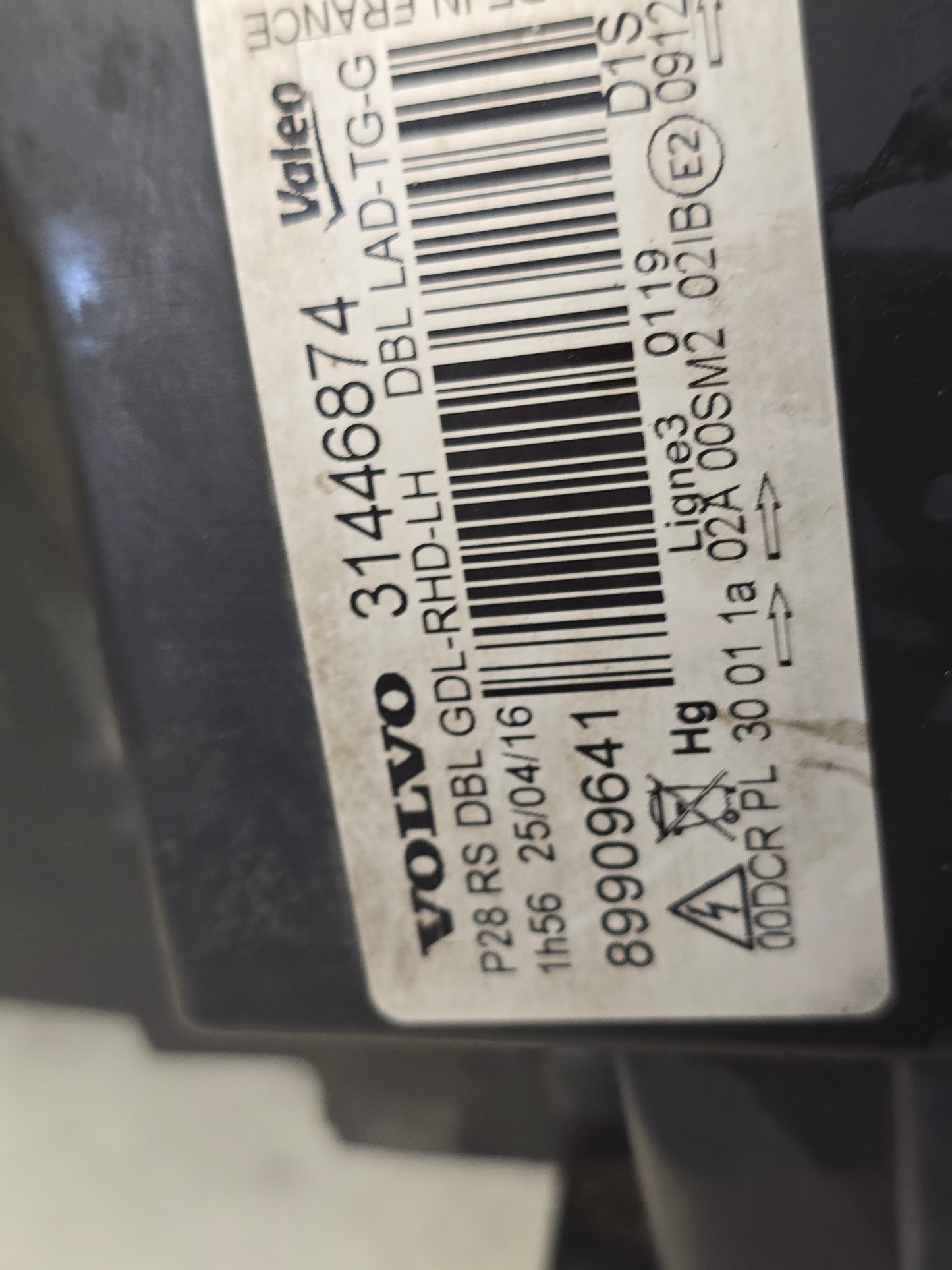 2011 Volvo XC90 Xenon Passenger Side Headlight 31446874