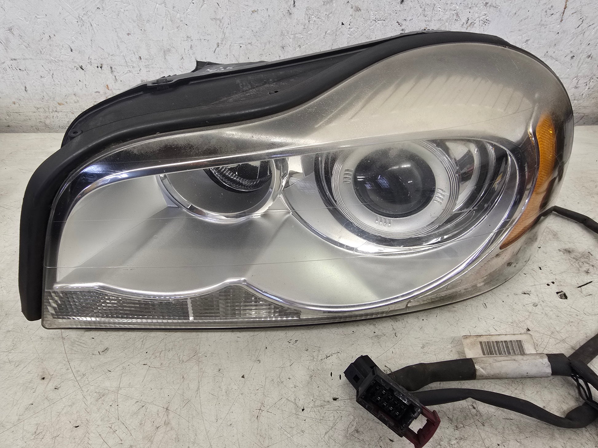 2011 Volvo XC90 Xenon Passenger Side Headlight 31446874