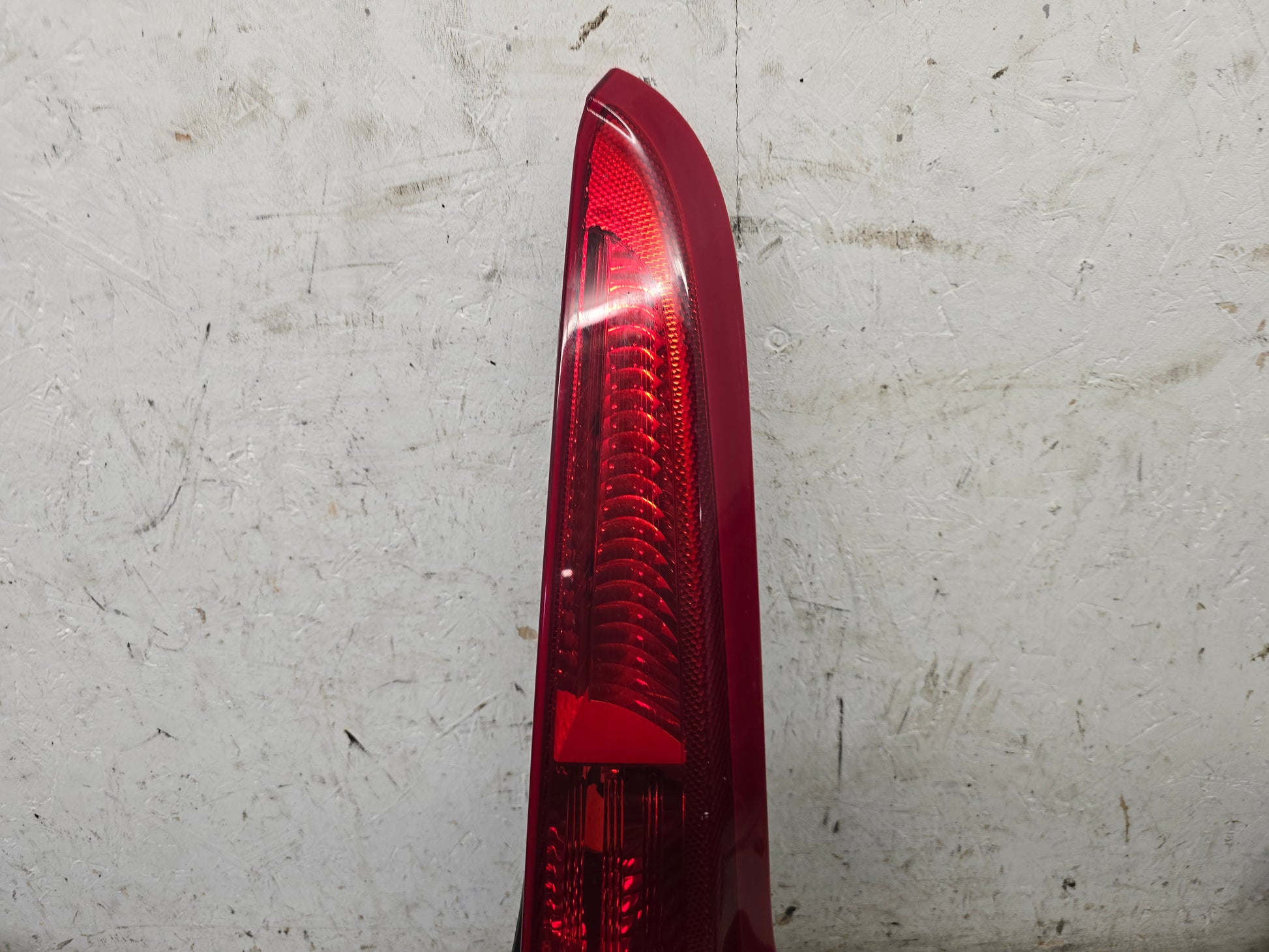 2006-2013 Volvo C30 Driver Side Rear Light 31213914