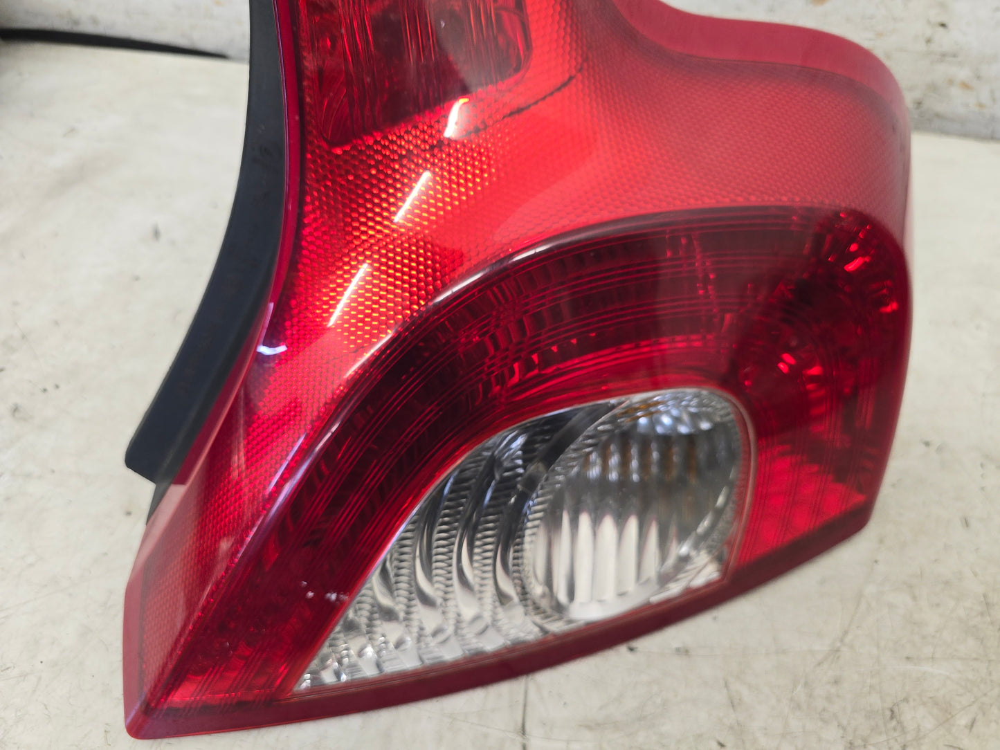 2006-2013 Volvo C30 Driver Side Rear Light 31213914
