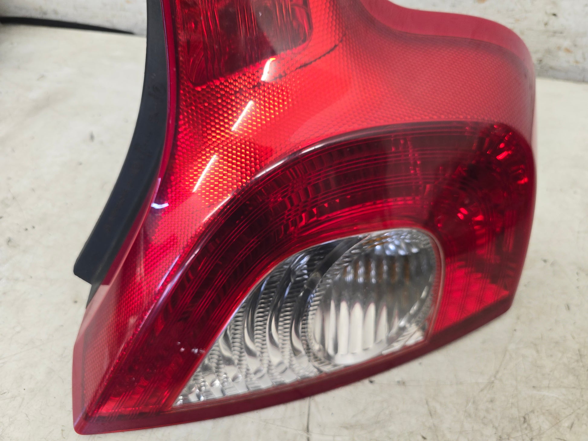 2006-2013 Volvo C30 Driver Side Rear Light 31213914