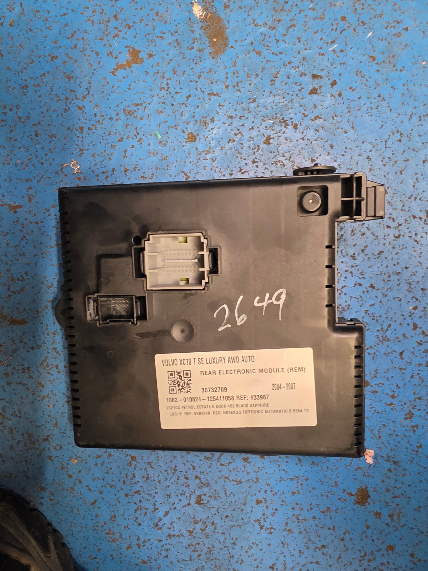 2007 Volvo C30 Rear Electronic Module REM Fuse Box 30732769