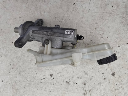 2014 Volvo V40 Brake Master Cylinder and Fluid Reservoir 1.6 Diesel RHD