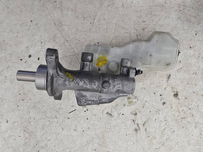 2014 Volvo V40 Brake Master Cylinder and Fluid Reservoir 1.6 Diesel RHD