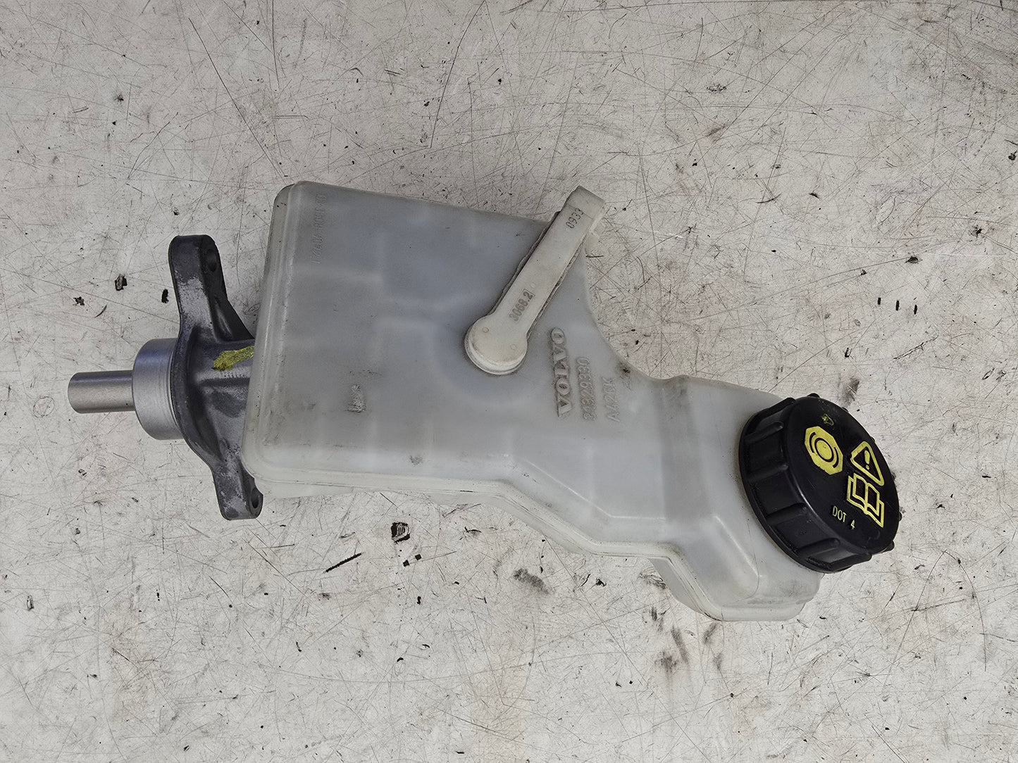 2014 Volvo V40 Brake Master Cylinder and Fluid Reservoir 1.6 Diesel RHD