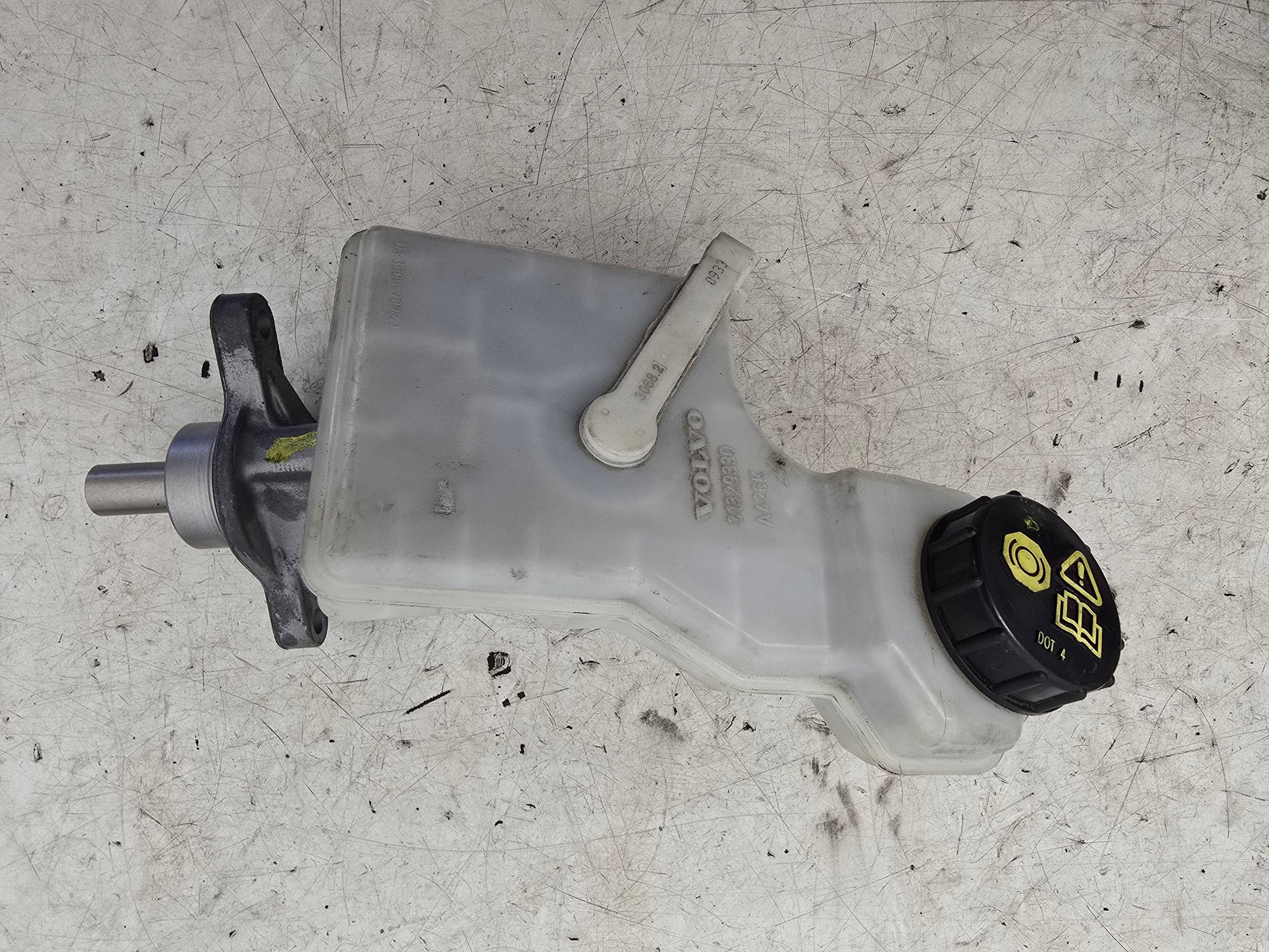 2014 Volvo V40 Brake Master Cylinder and Fluid Reservoir 1.6 Diesel RHD