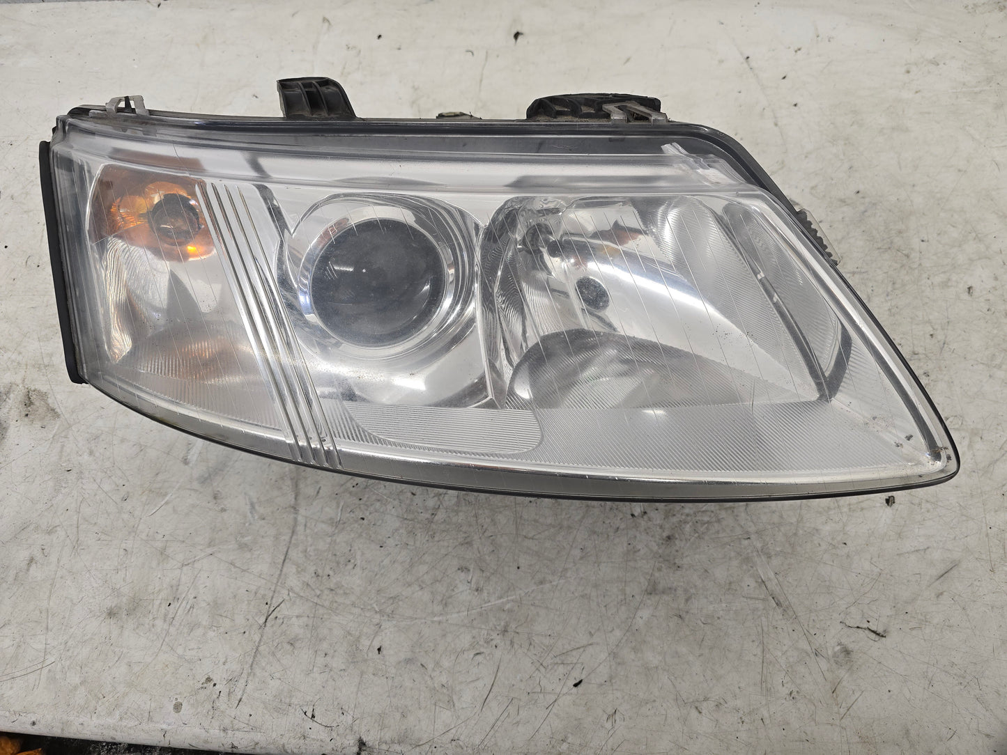 2003-2007 Saab 9-3 YS3F Convertible Driver Side Headlight — Stock 9680