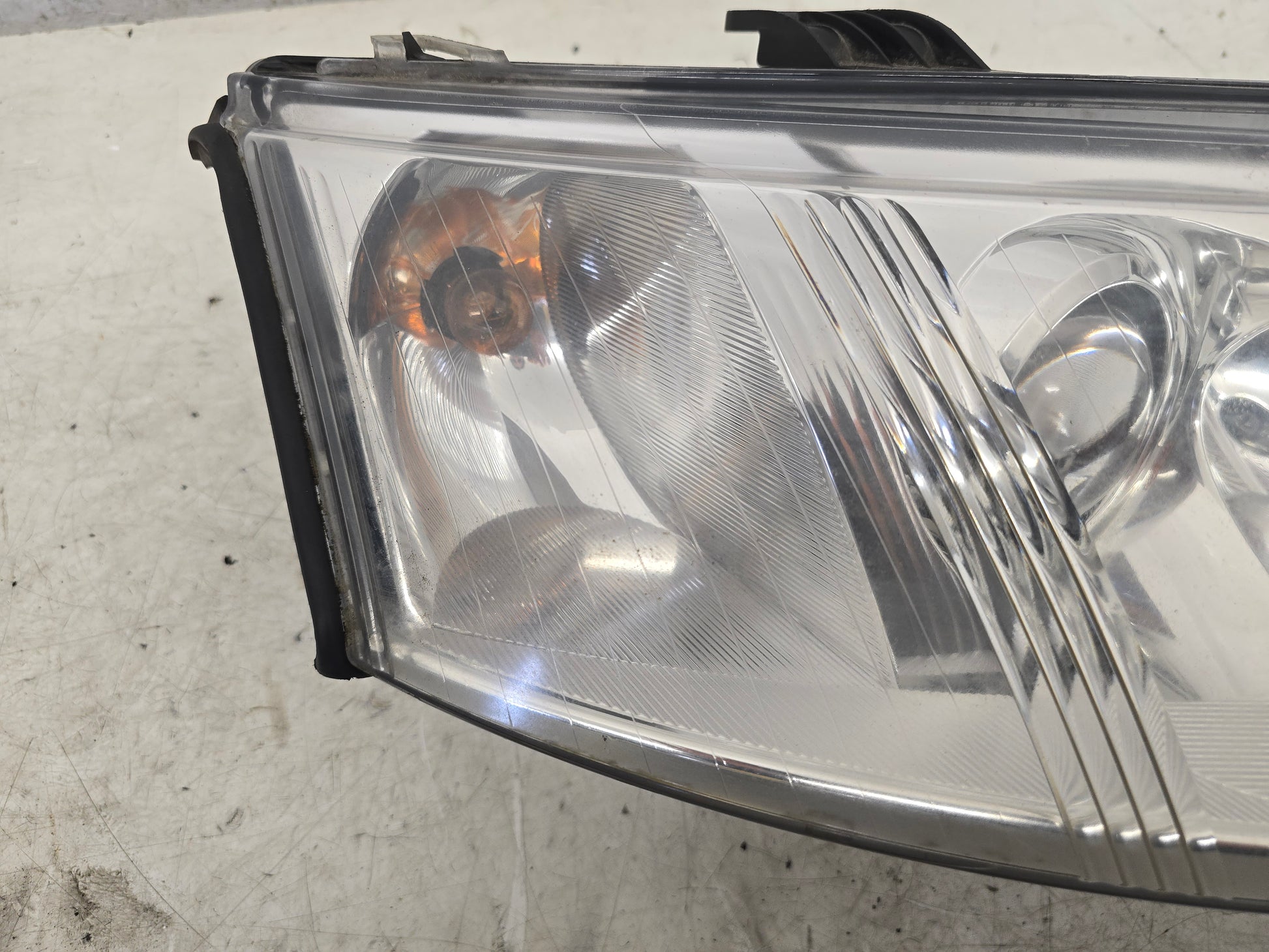 2003-2007 Saab 9-3 YS3F Convertible Driver Side Headlight — Stock 9680