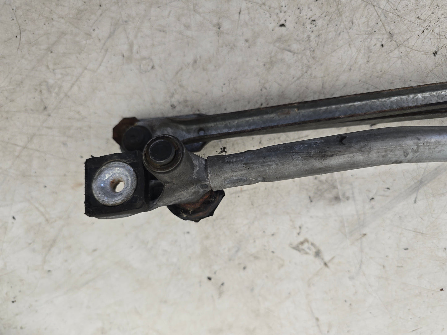2004-2016 Volvo V50 C30 Front Wiper Motor & Mechanism 30699343