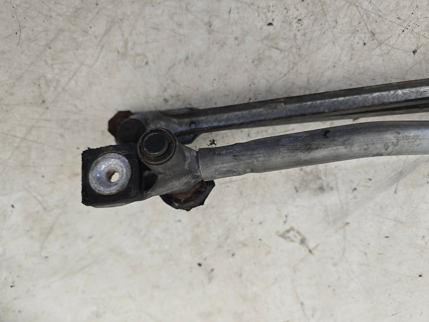 2004-2016 Volvo V50 C30 Front Wiper Motor & Mechanism 30699343