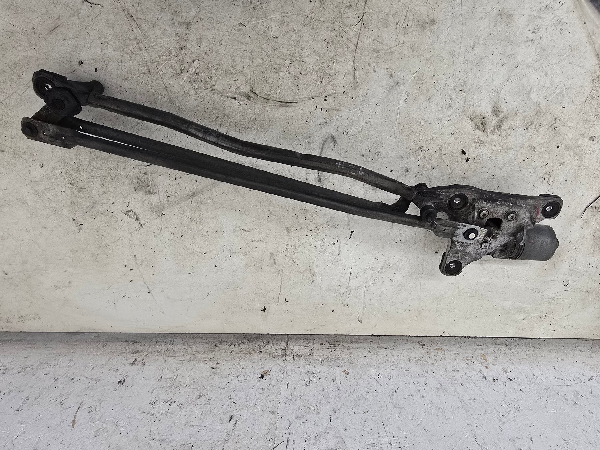 2004-2016 Volvo V50 C30 Front Wiper Motor & Mechanism 30699343