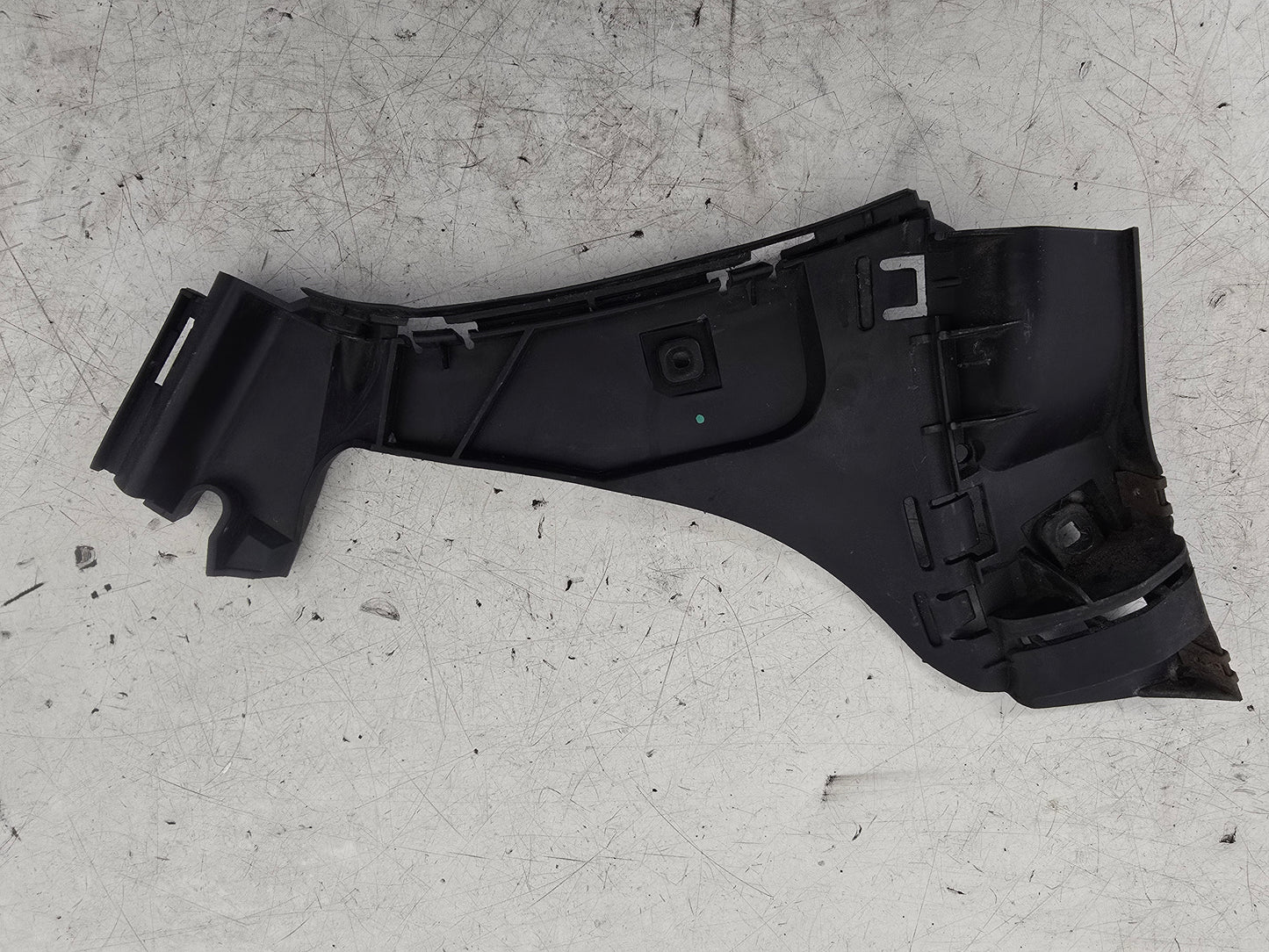 2006-2013 Volvo C30 Offside Rear Bumper Mounting Bracket 30655938