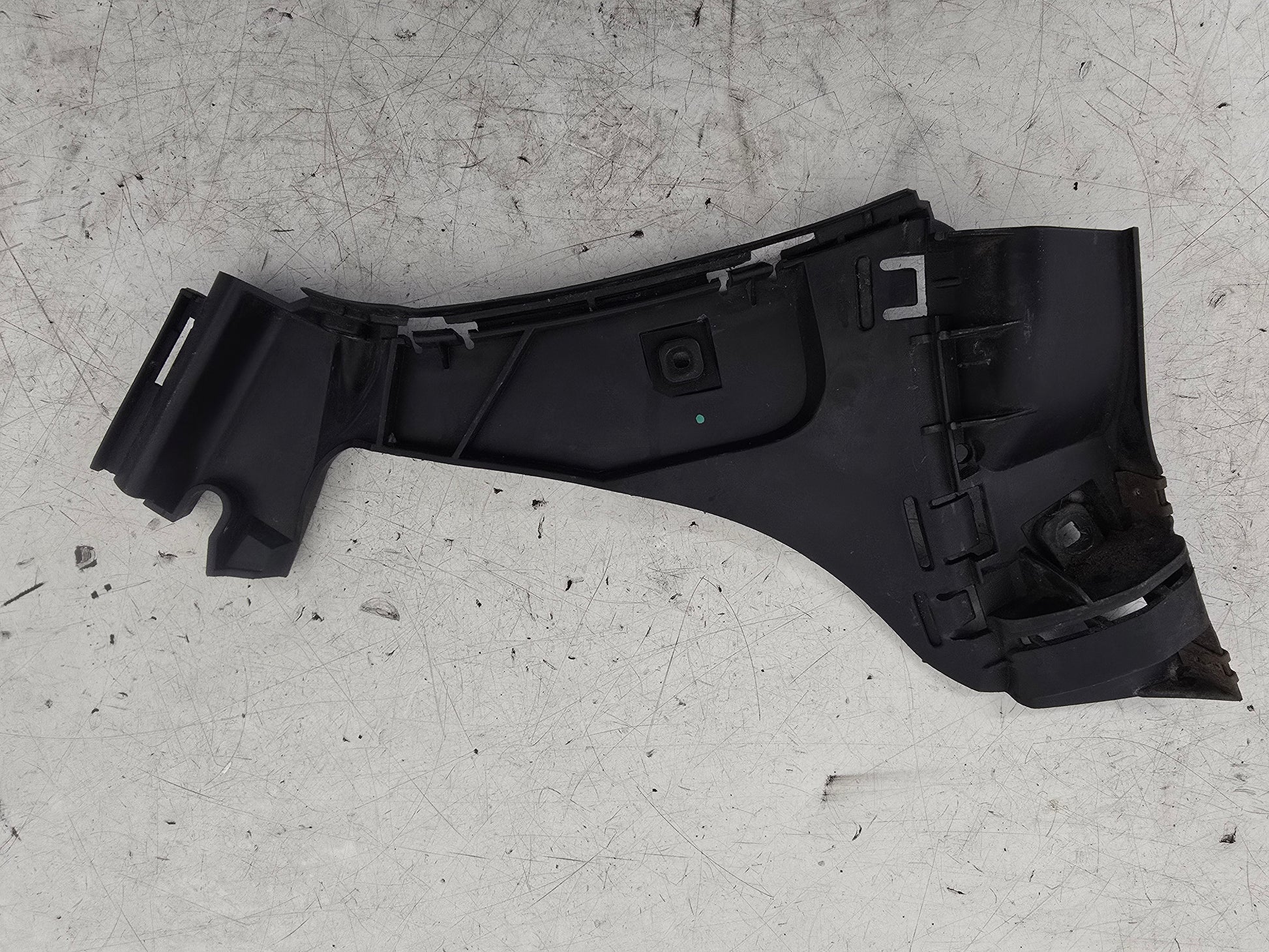 2006-2013 Volvo C30 Offside Rear Bumper Mounting Bracket 30655938