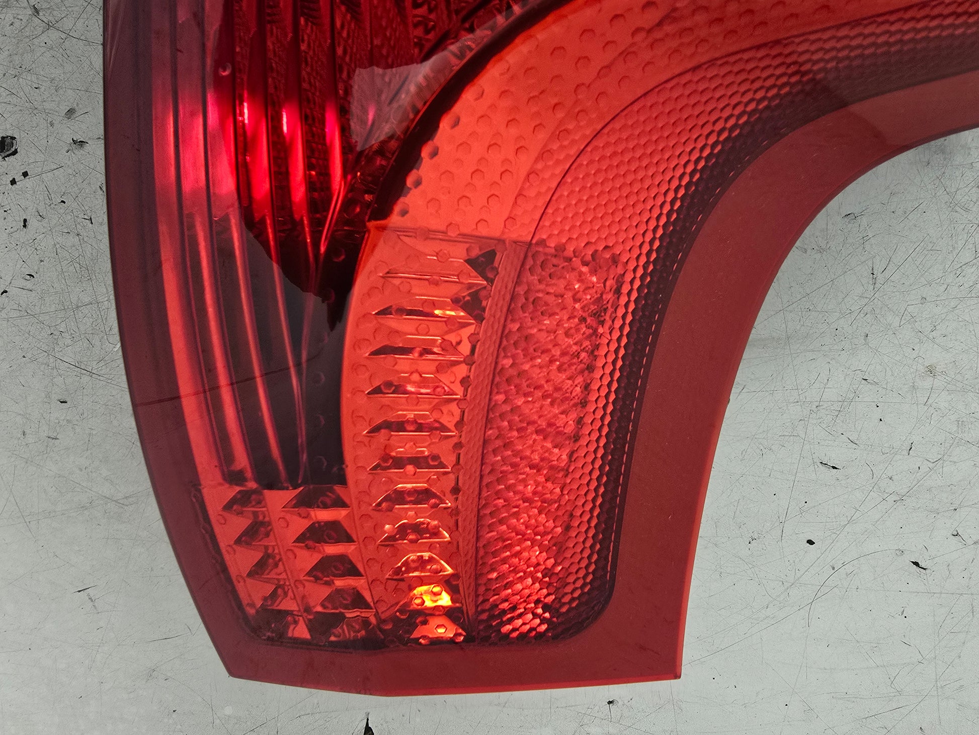 2002-2016 Volvo XC90 D5 Rear Left Passenger Light Assembly 30678989