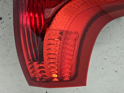 2002-2016 Volvo XC90 D5 Rear Left Passenger Light Assembly 30678989