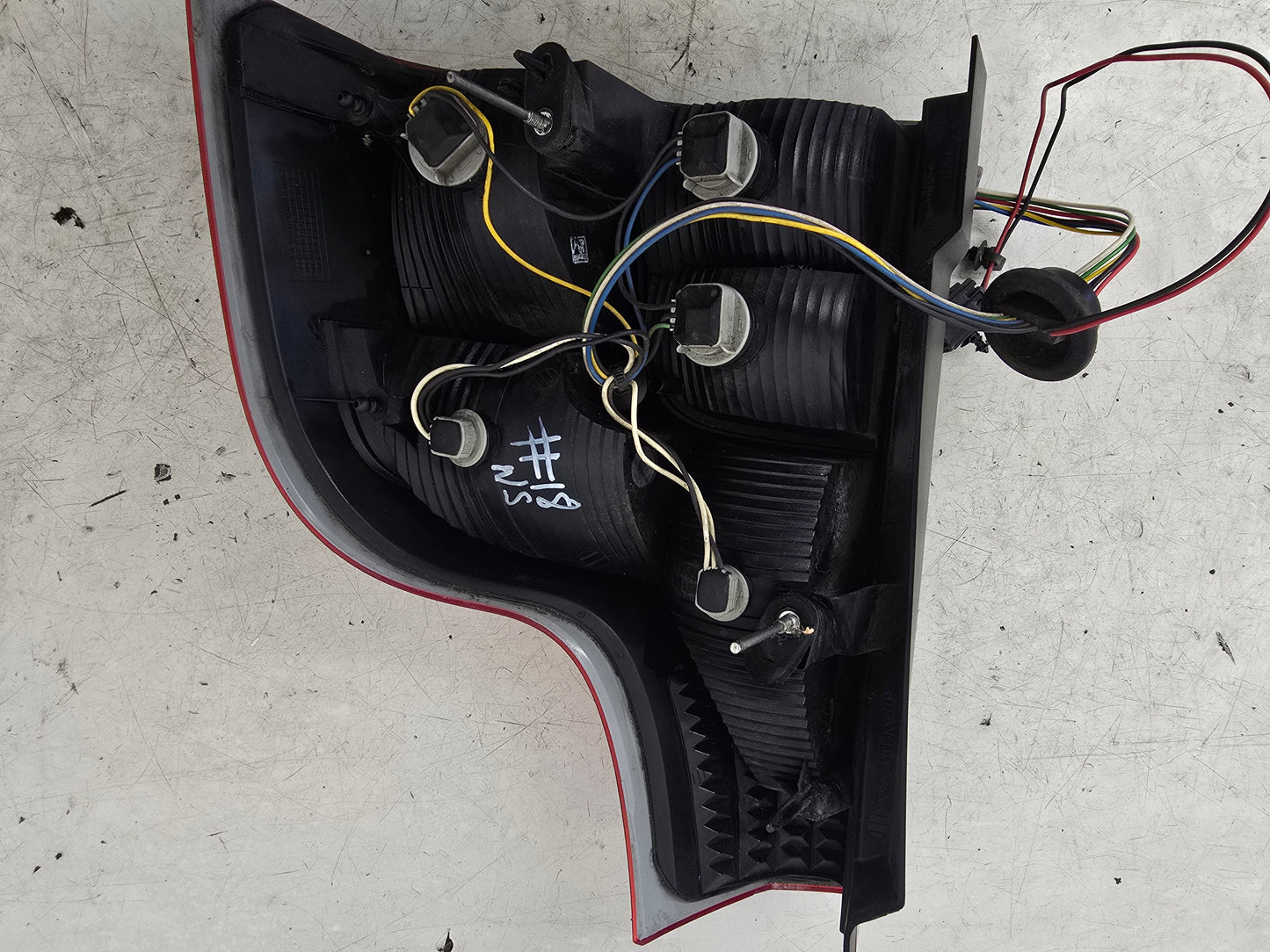 2002-2016 Volvo XC90 D5 Rear Left Passenger Light Assembly 30678989