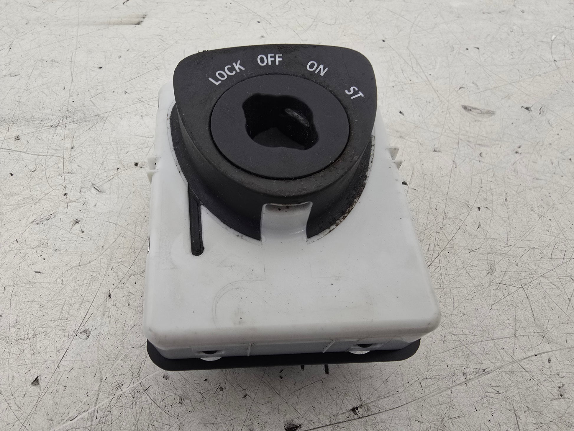 2003-2007 Saab 9-3 YS3F Convertible Electronic Ignition Module 11173900