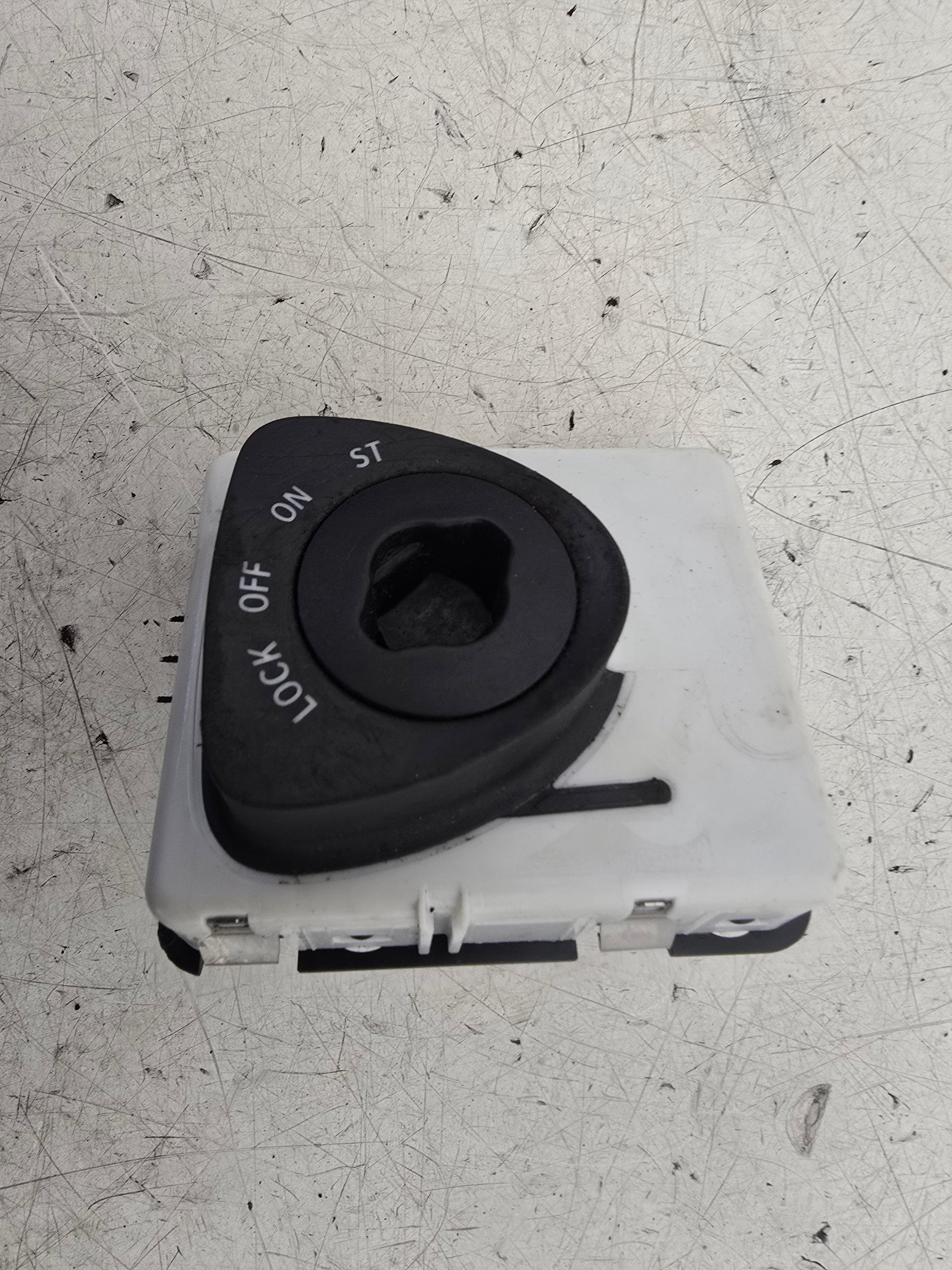 2003-2007 Saab 9-3 YS3F Convertible Electronic Ignition Module 11173900