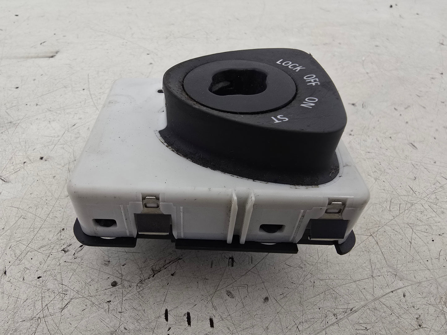 2003-2007 Saab 9-3 YS3F Convertible Electronic Ignition Module 11173900