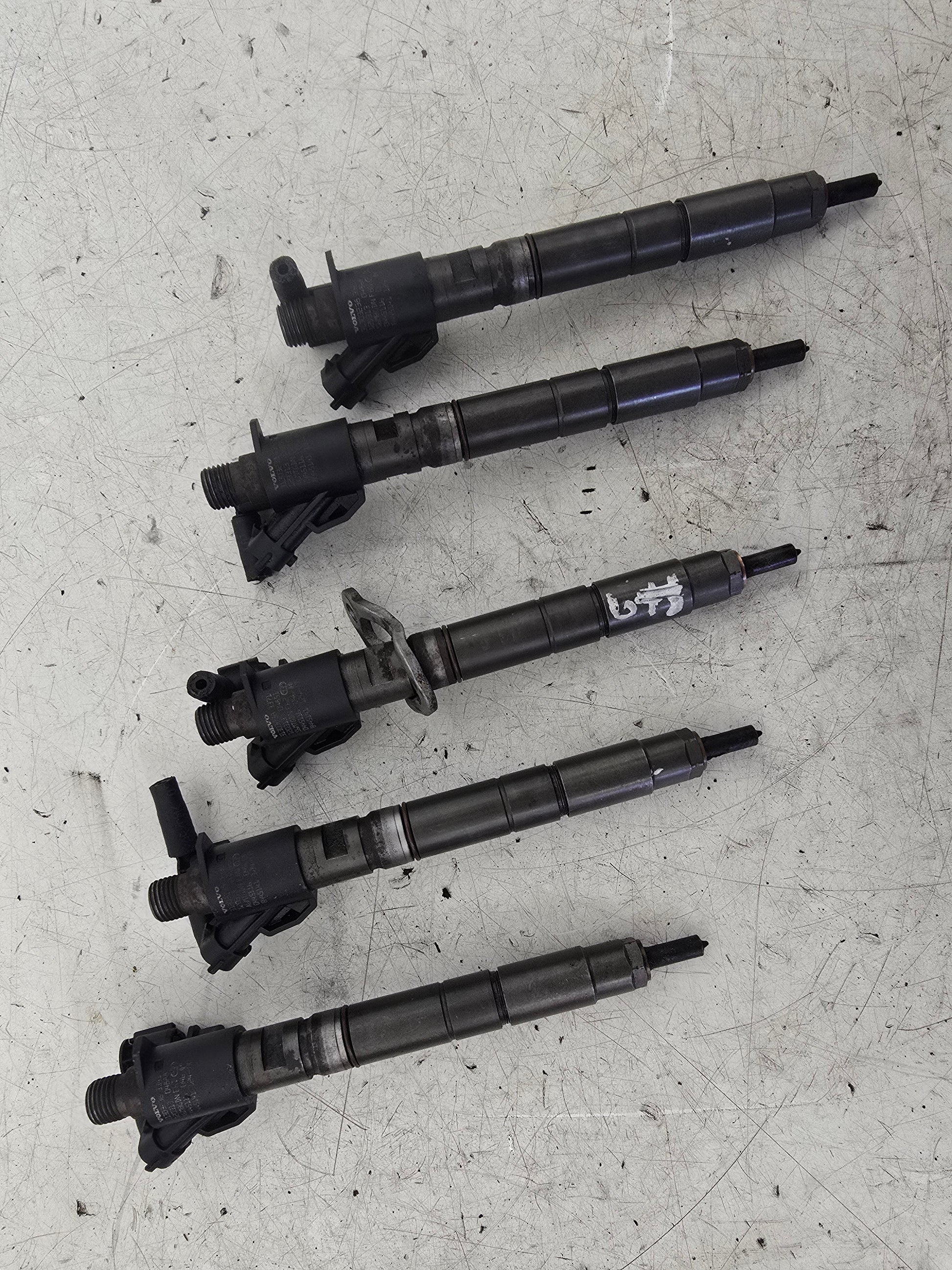 2012 Volvo V60 D3 Diesel Injectors Set 31303238 0445116046