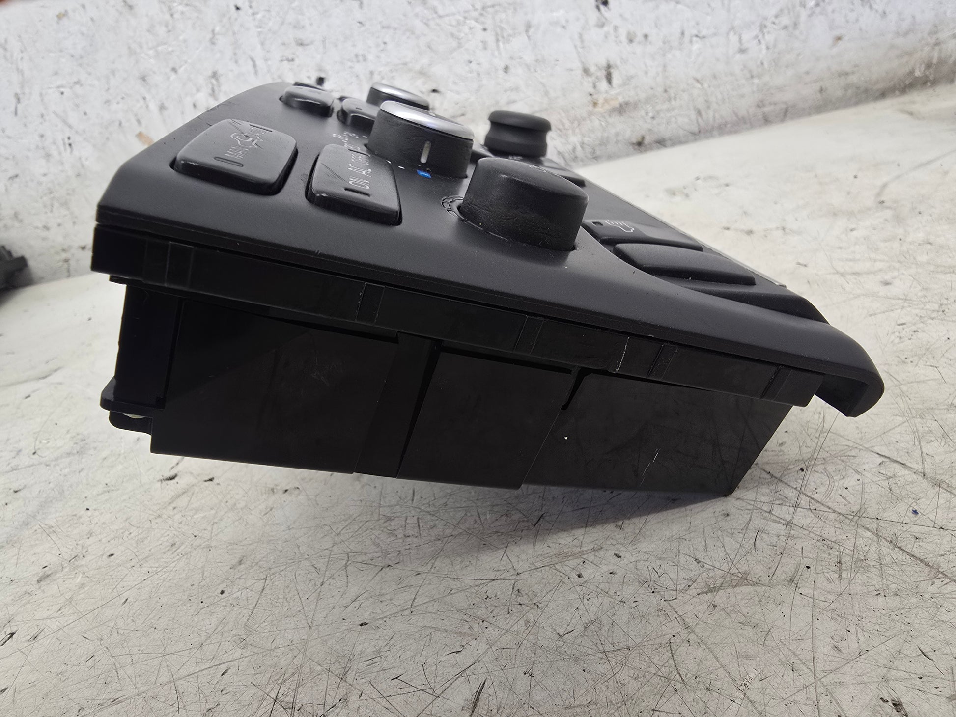 2003-2014 Volvo XC90 Heater Control Panel 30782329