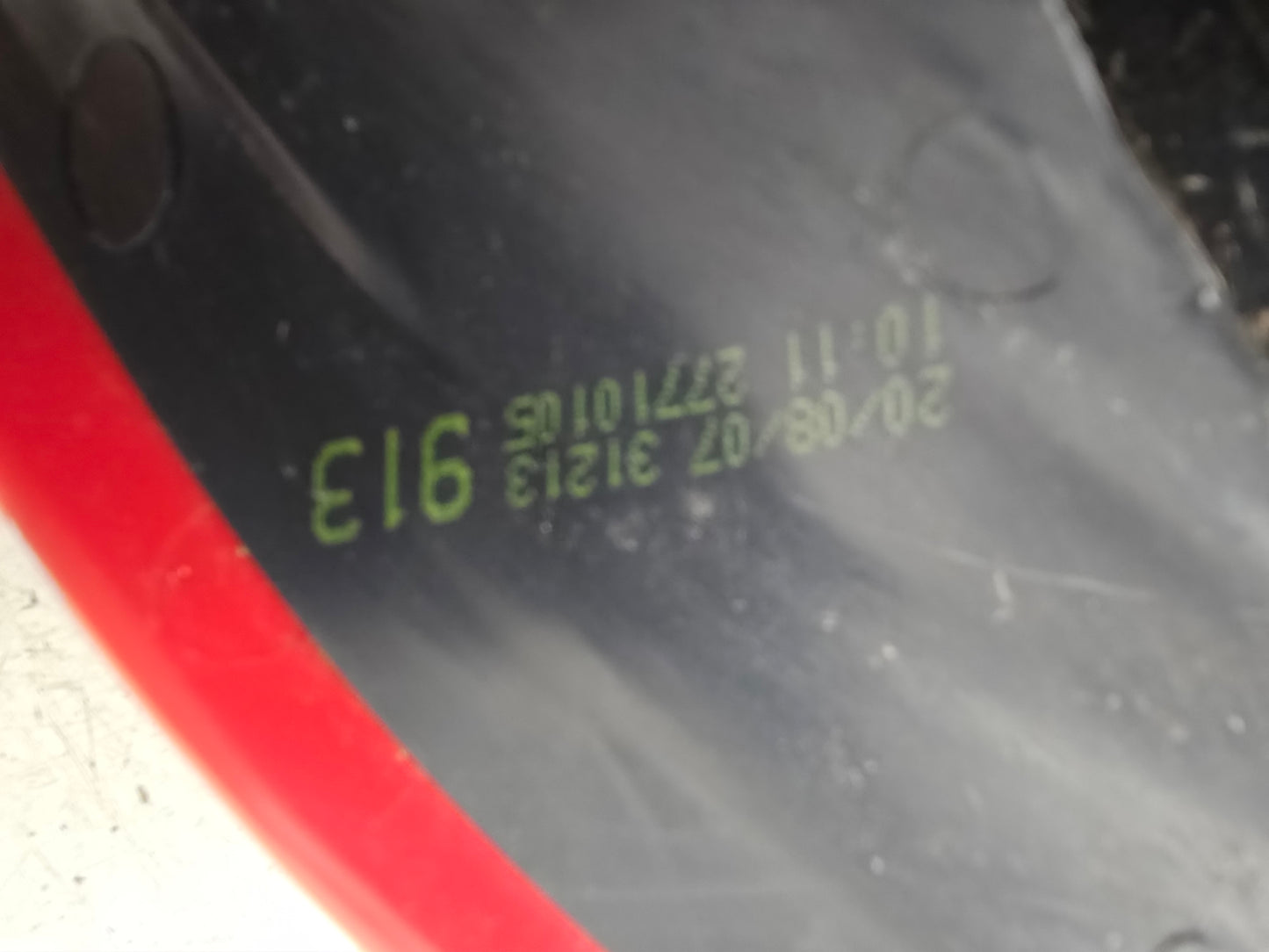 2006-2013 Volvo C30 Passenger Side Rear Tail Light 31213913