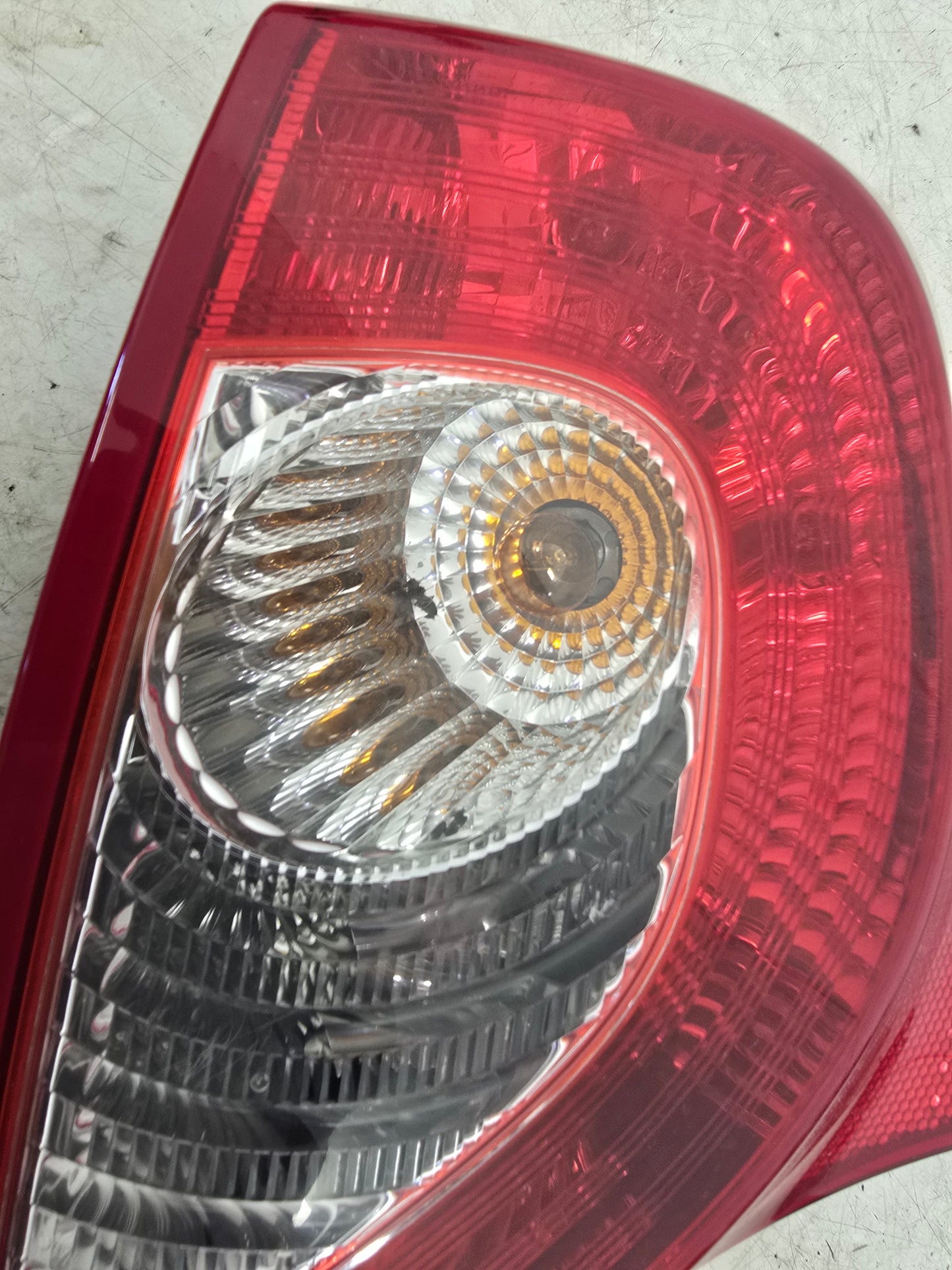 2006-2013 Volvo C30 Passenger Side Rear Tail Light 31213913