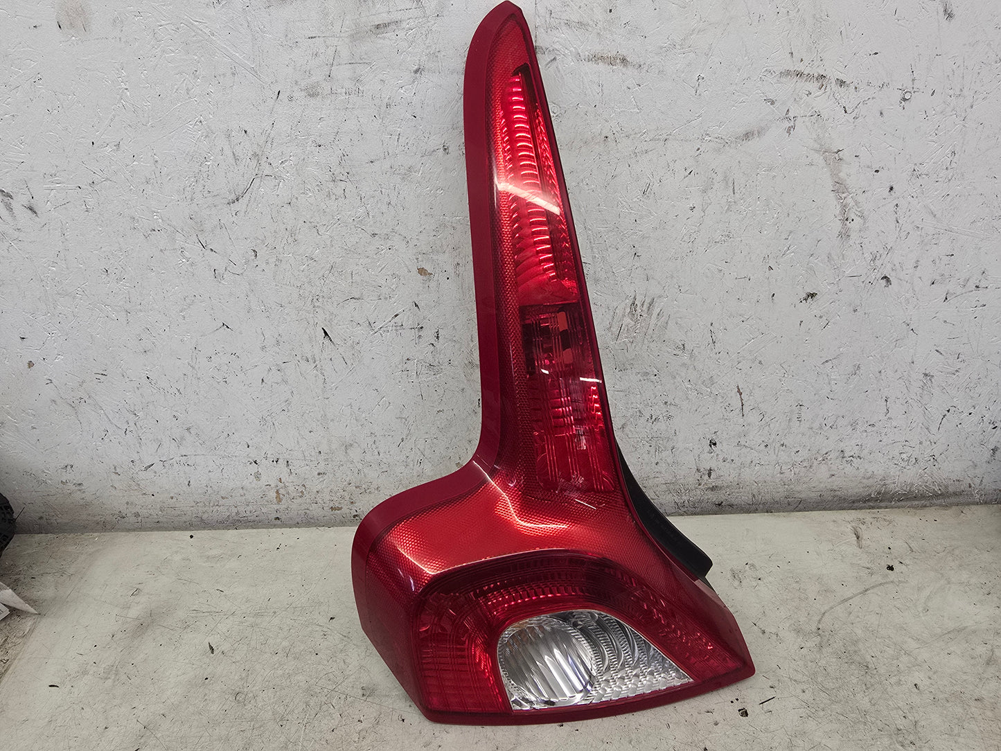 2006-2013 Volvo C30 Passenger Side Rear Tail Light 31213913