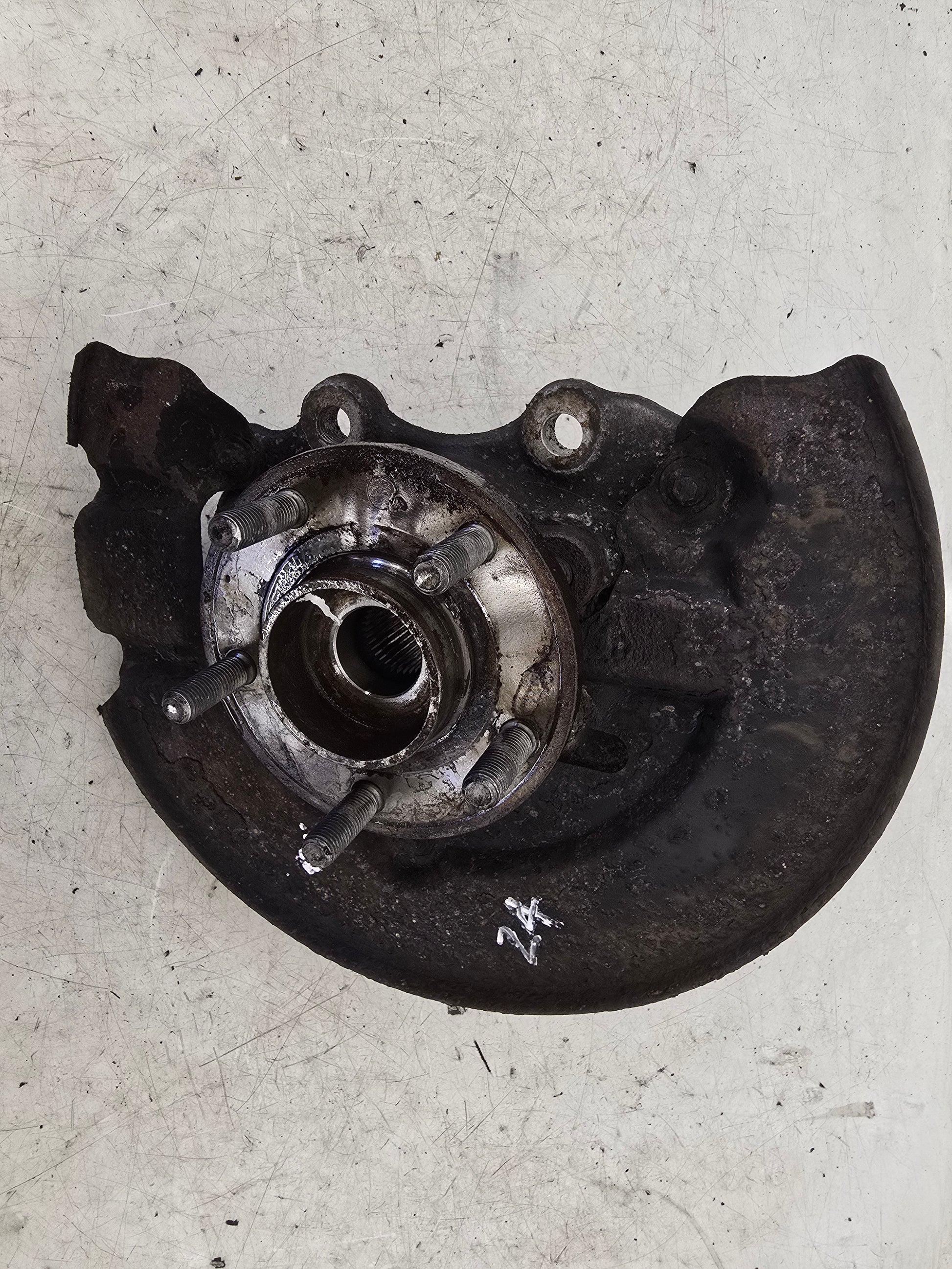 Volvo V40 2012-2016 Front  Passenger Hub Assembly 1381651