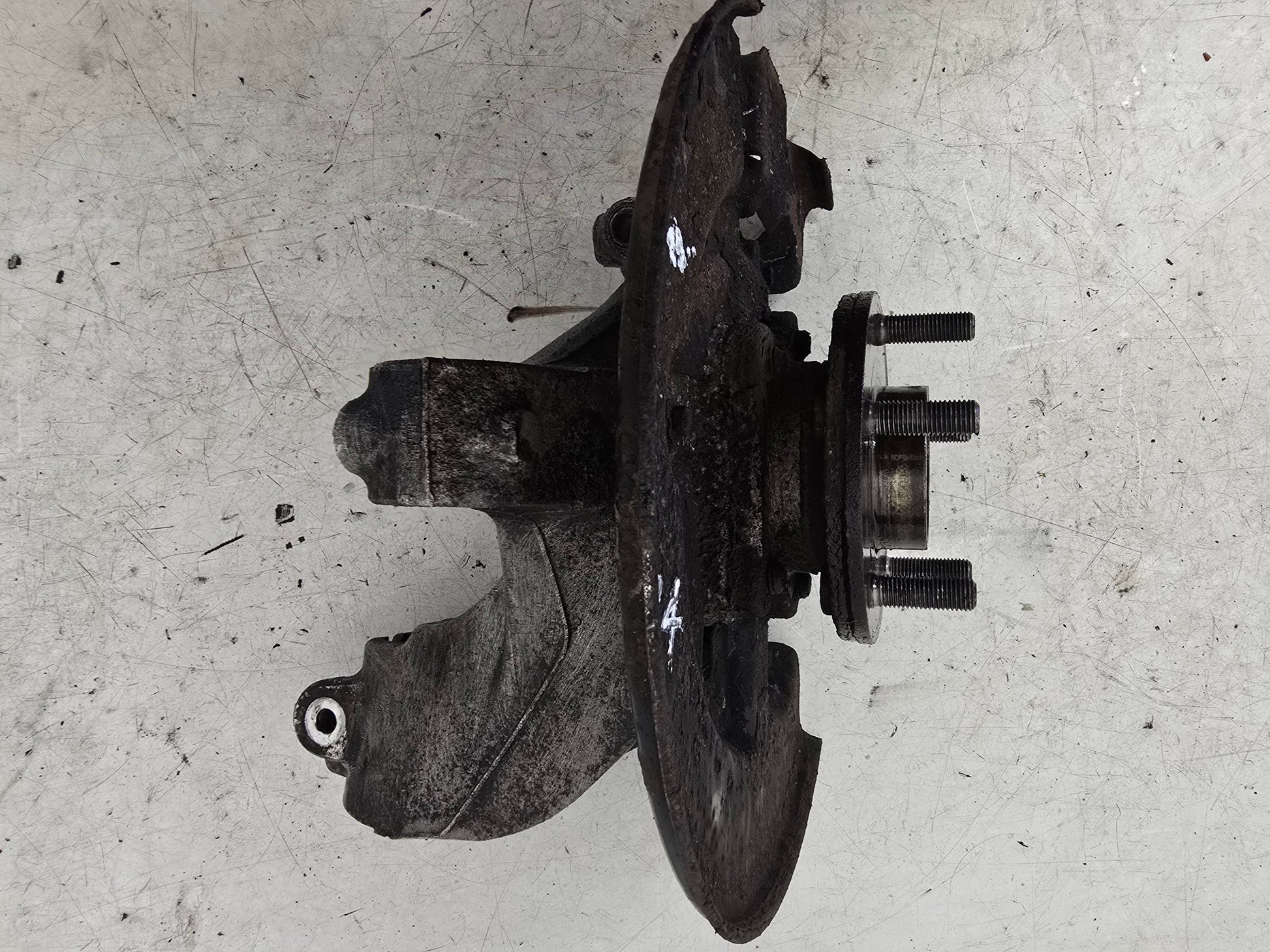 Volvo V40 2012-2016 Front  Passenger Hub Assembly 1381651 — photo 10