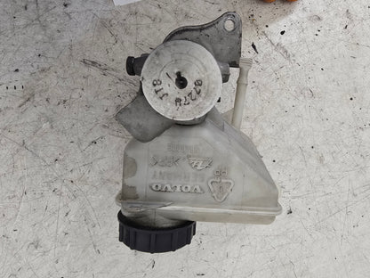 2007-2010 Volvo V70 Brake Master Cylinder and Reservoir 500441