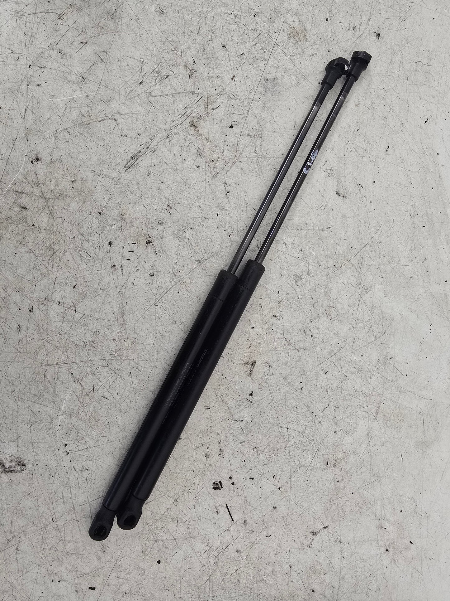 2005-2010 Volvo XC90 D5 Bonnet Support Struts Rams Pair 30634580