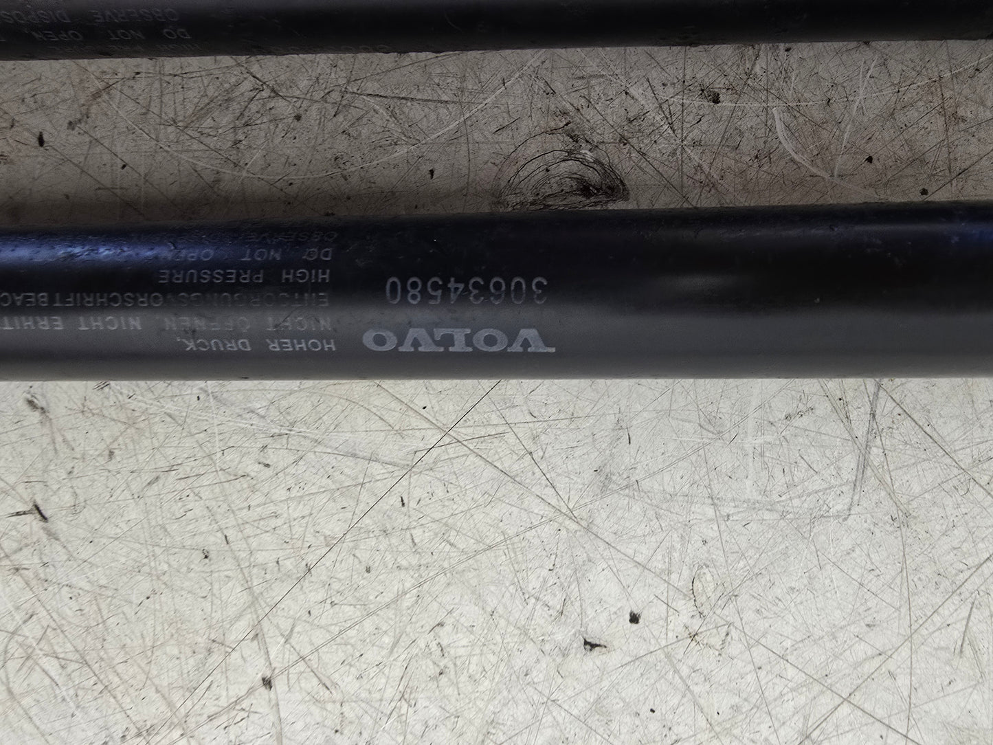 2005-2010 Volvo XC90 D5 Bonnet Support Struts Rams Pair 30634580