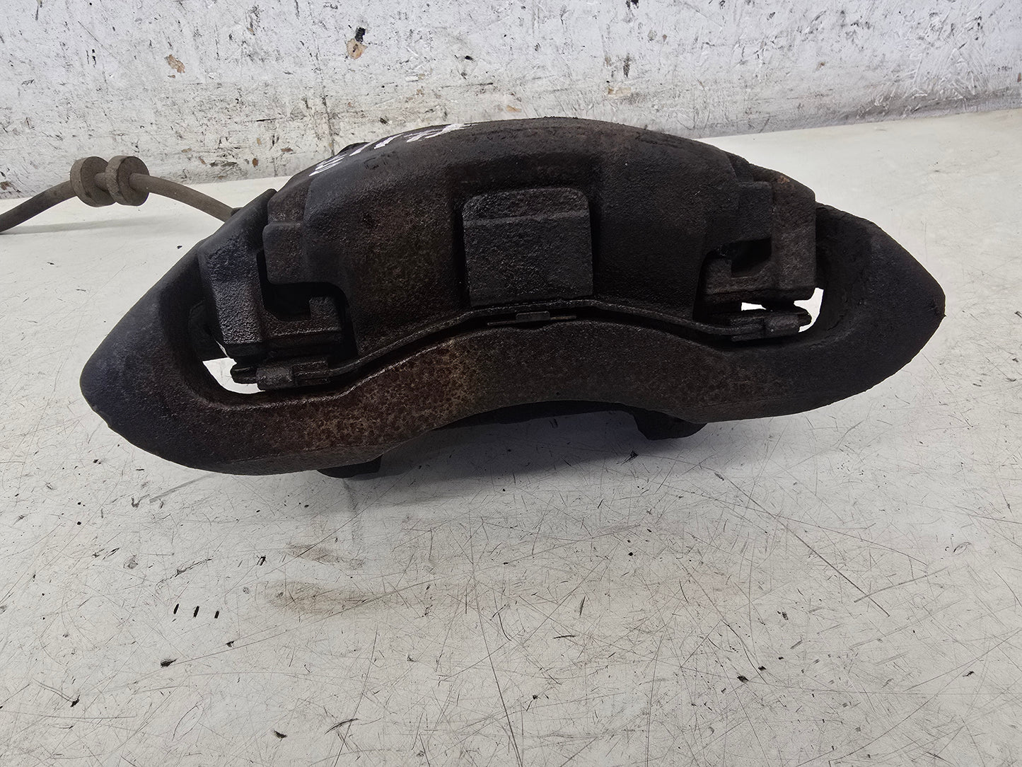 2002-2014 Volvo XC90 D5 Front Right Brake Caliper 30857307