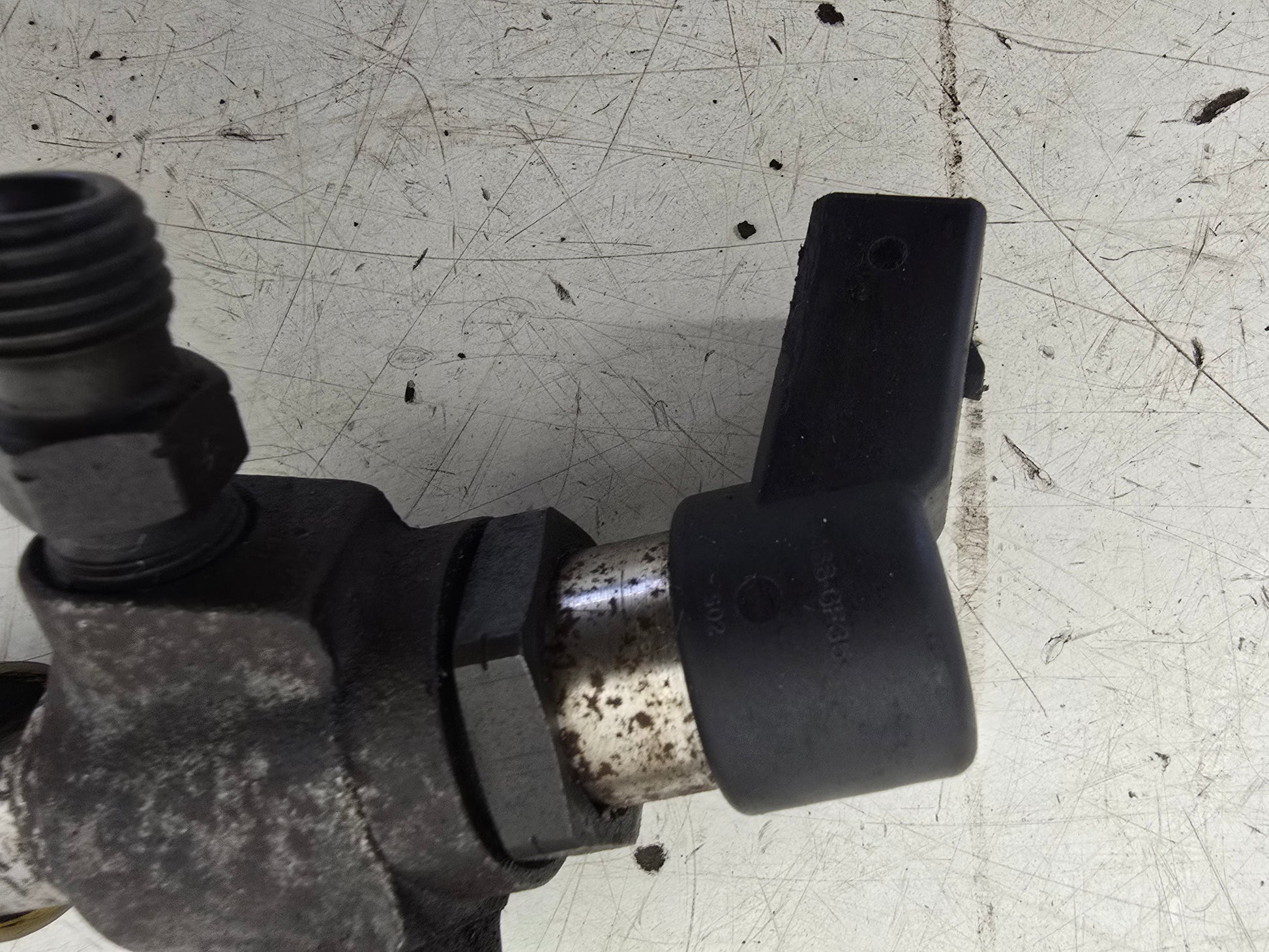 2012 Volvo V60 D2 1.6 Diesel Fuel Injector 36001726 9802448680
