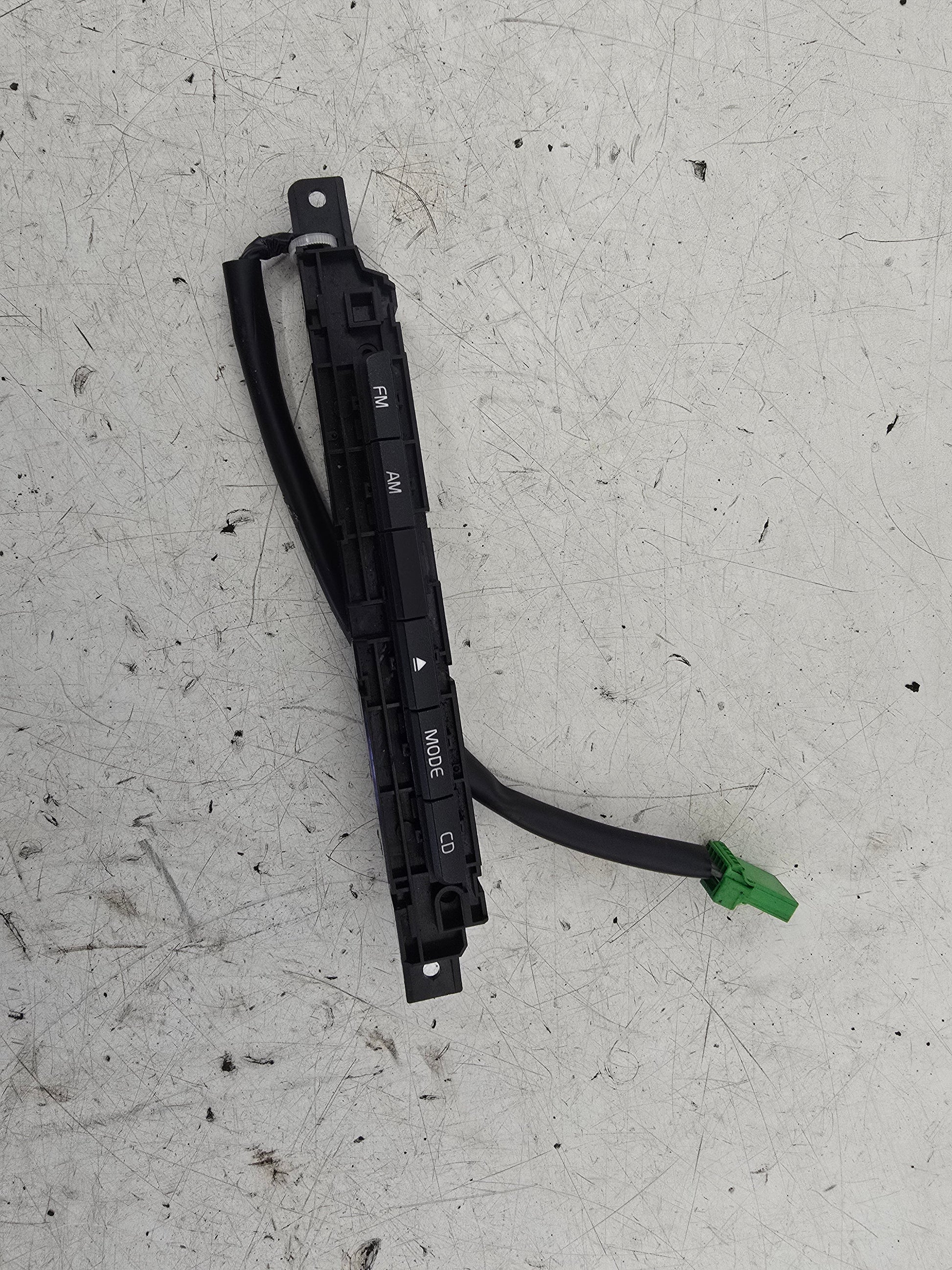 2009-2013 Volvo XC60 Radio Control Buttons 31300019