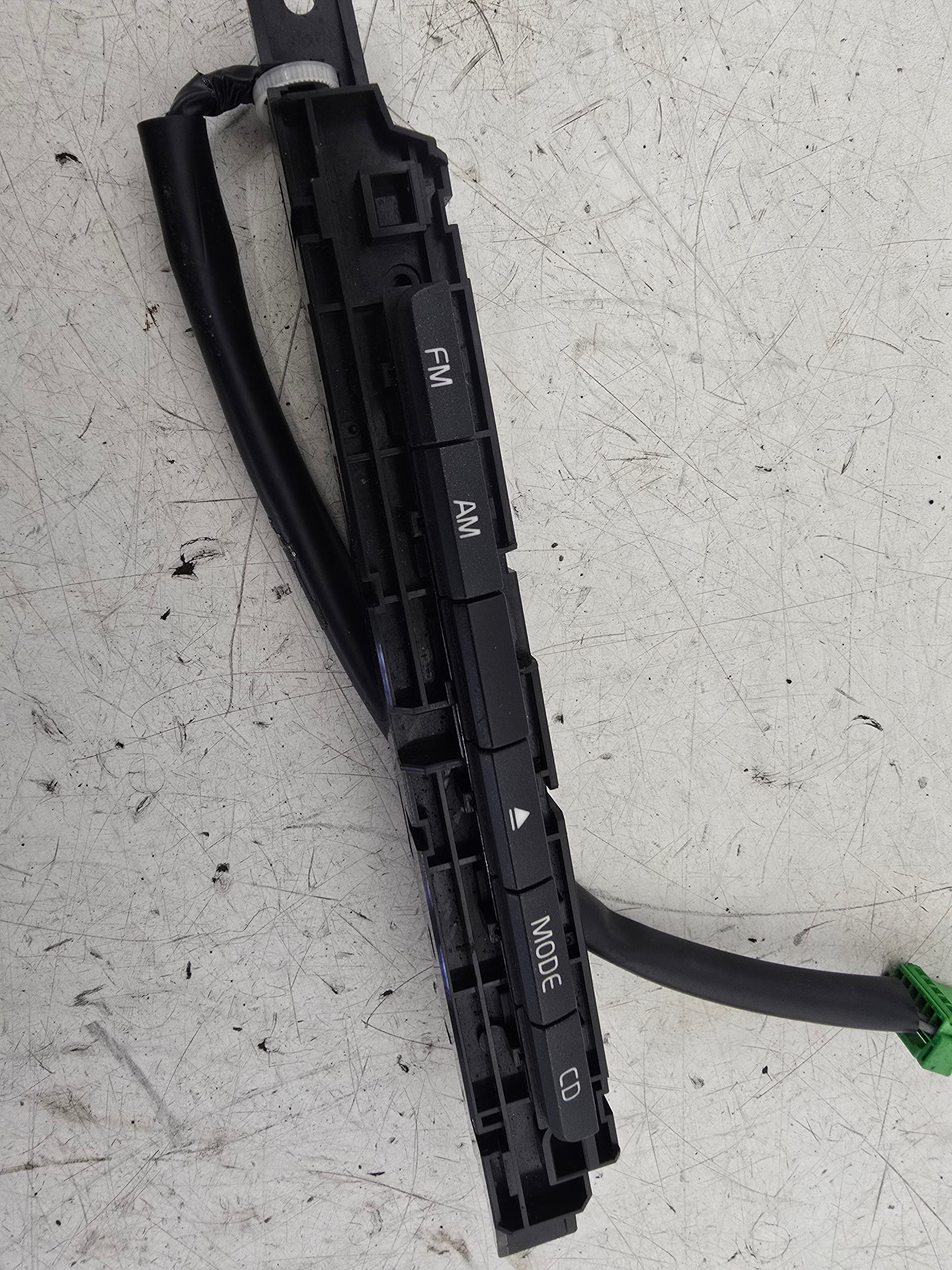 2009-2013 Volvo XC60 Radio Control Buttons 31300019