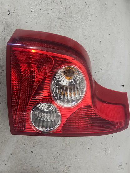 2006 Volvo XC90 D5 Lower Rear Brake Light 379256