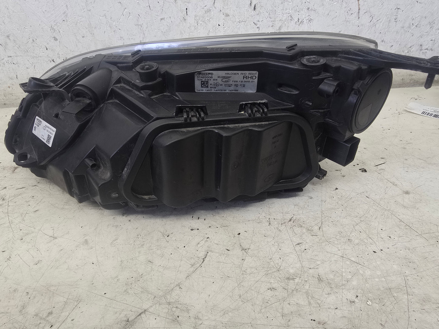 2015-2024 Volvo V40 T2 Right Driver Side Halogen Headlight 1.6 B4164T4
