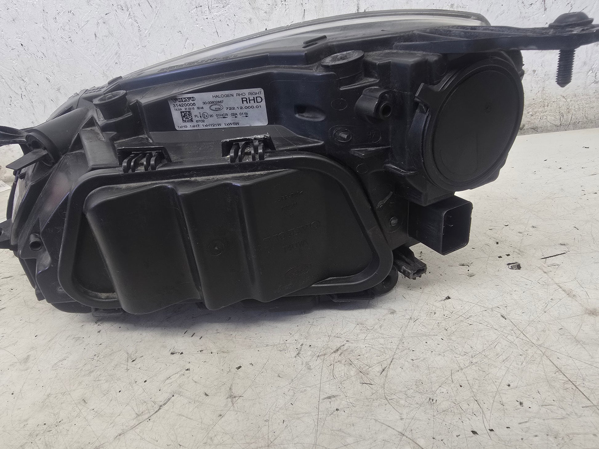 2015-2024 Volvo V40 T2 Right Driver Side Halogen Headlight 1.6 B4164T4