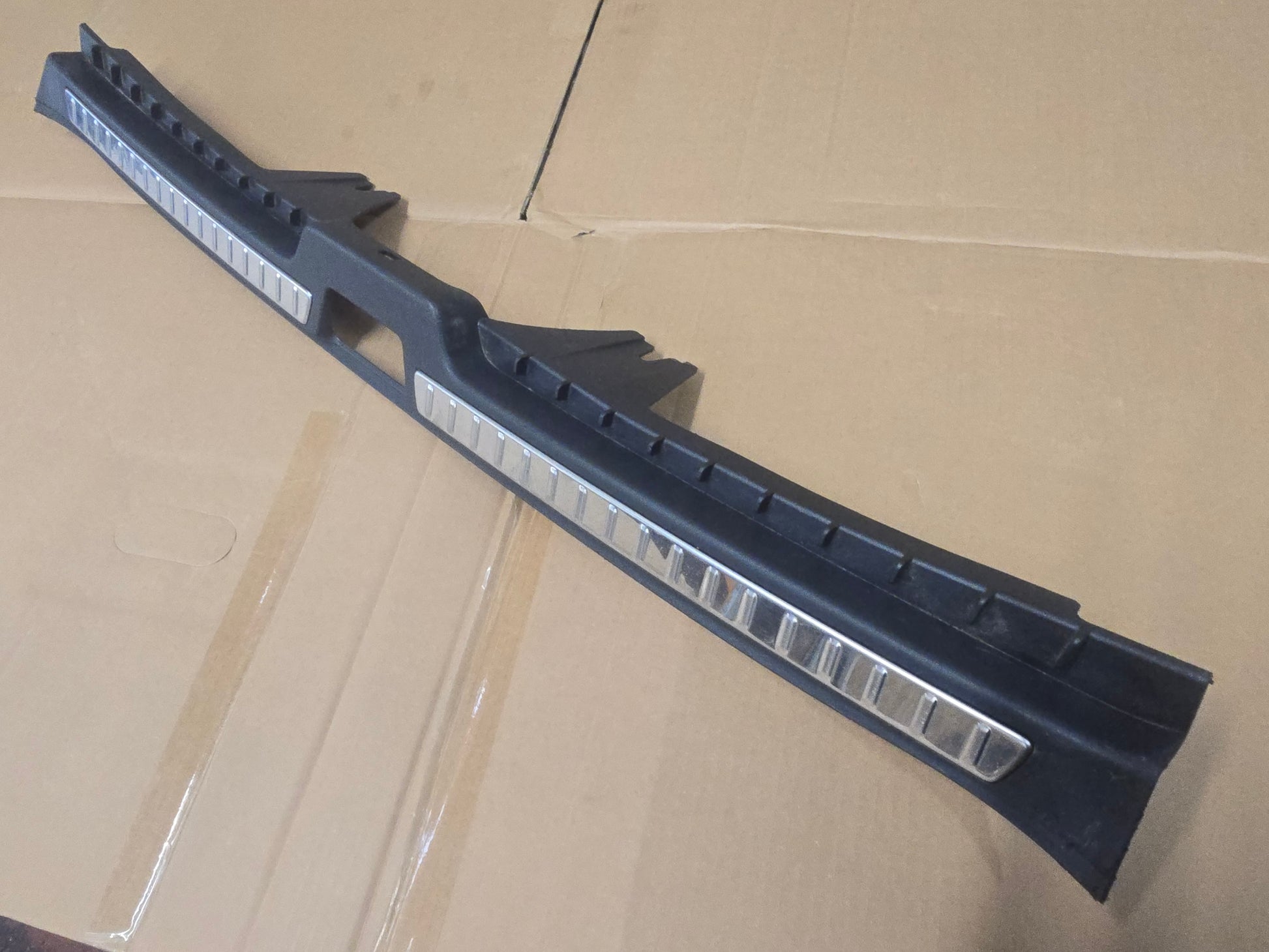2015-2024 Volvo XC90 II Tailgate Lock Trim Cover 32239215