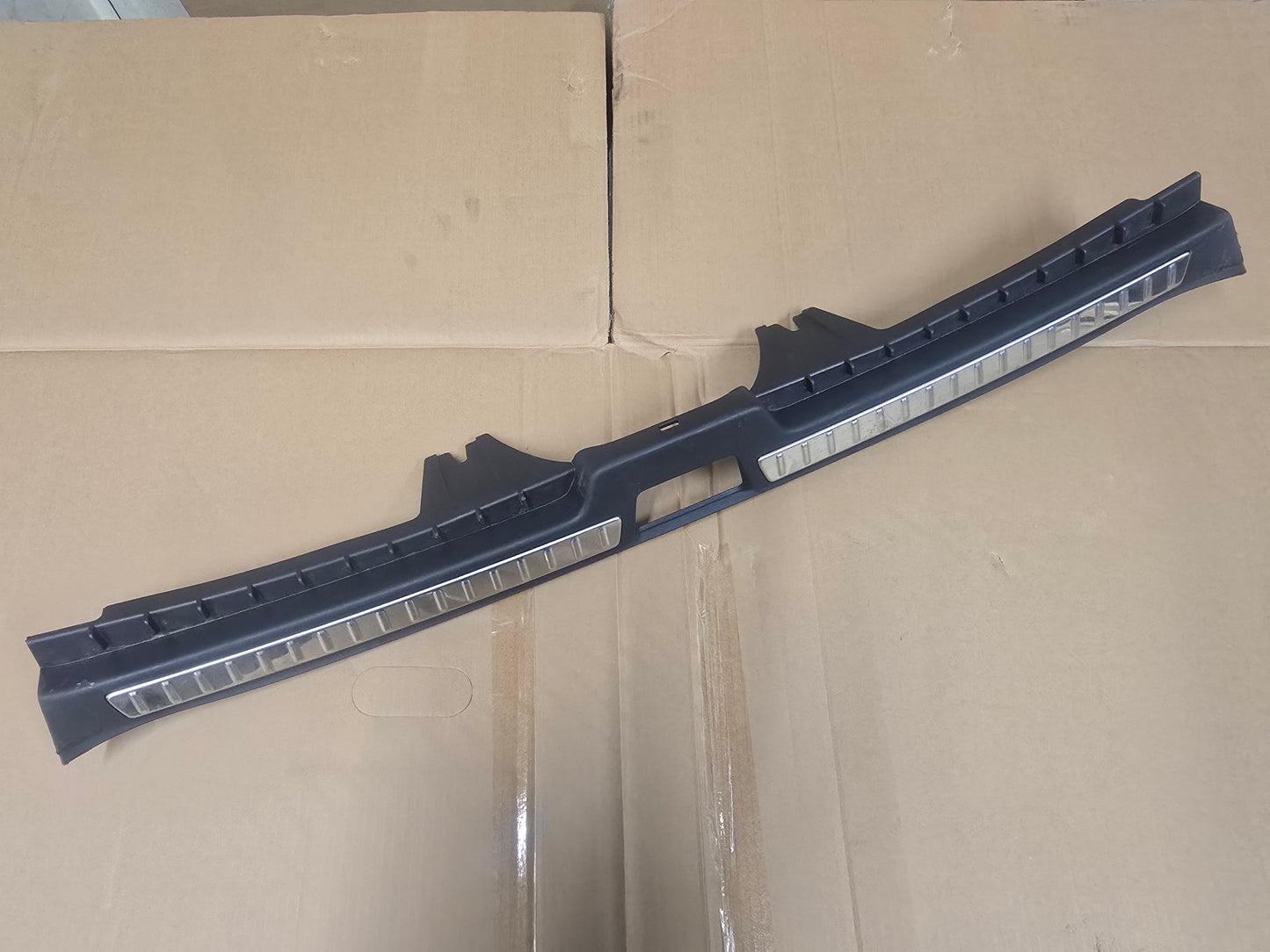 2015-2024 Volvo XC90 II Tailgate Lock Trim Cover 32239215