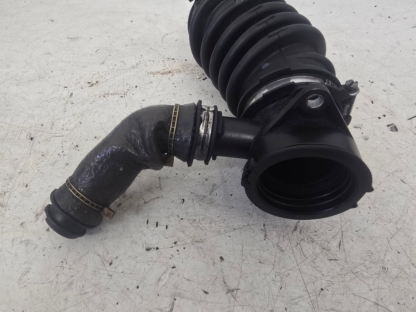 2010-2016 Volvo V60 S60 Air Intake Pipe BG91-9C623-5A