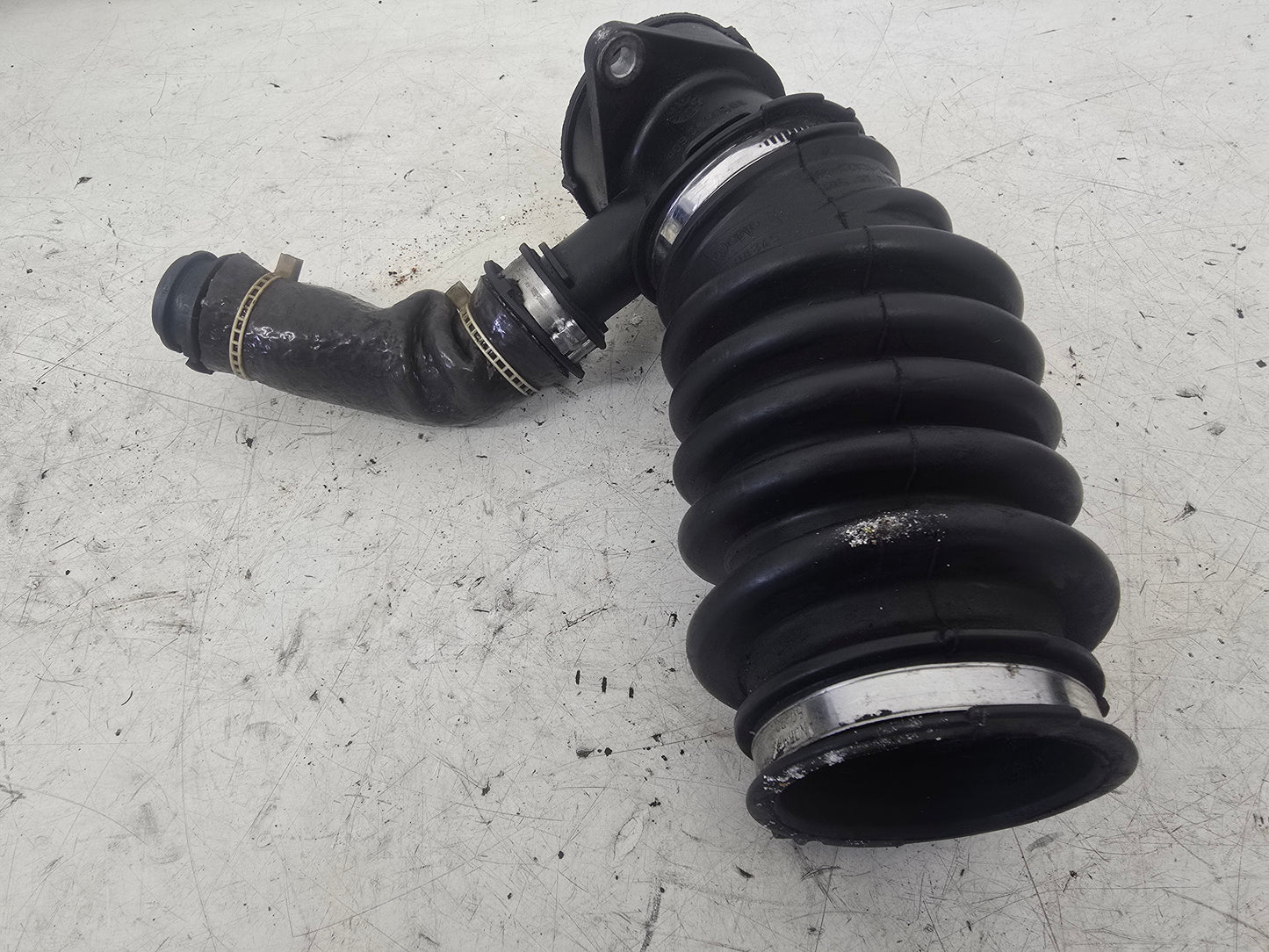 2010-2016 Volvo V60 S60 Air Intake Pipe BG91-9C623-5A