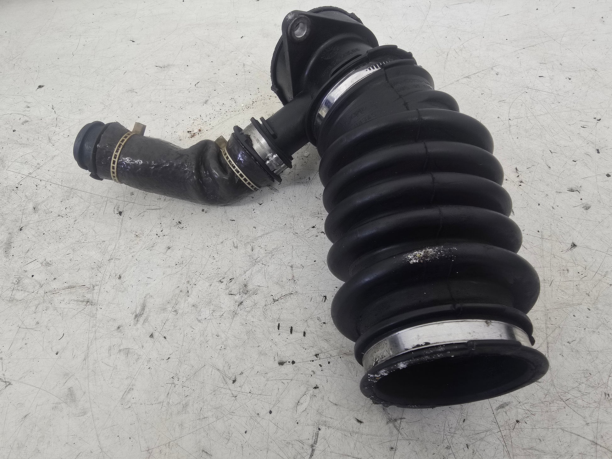 2010-2016 Volvo V60 S60 Air Intake Pipe BG91-9C623-5A
