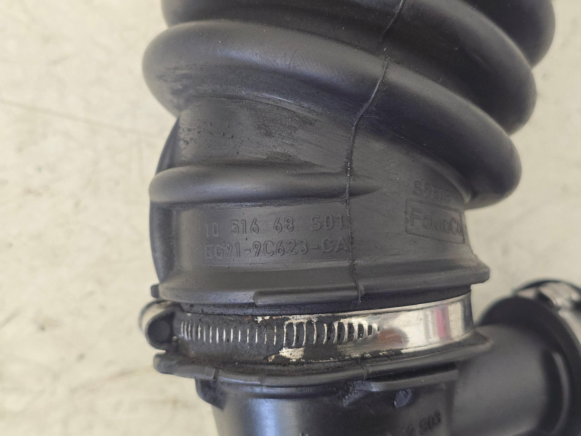2010-2016 Volvo V60 S60 Air Intake Pipe BG91-9C623-5A