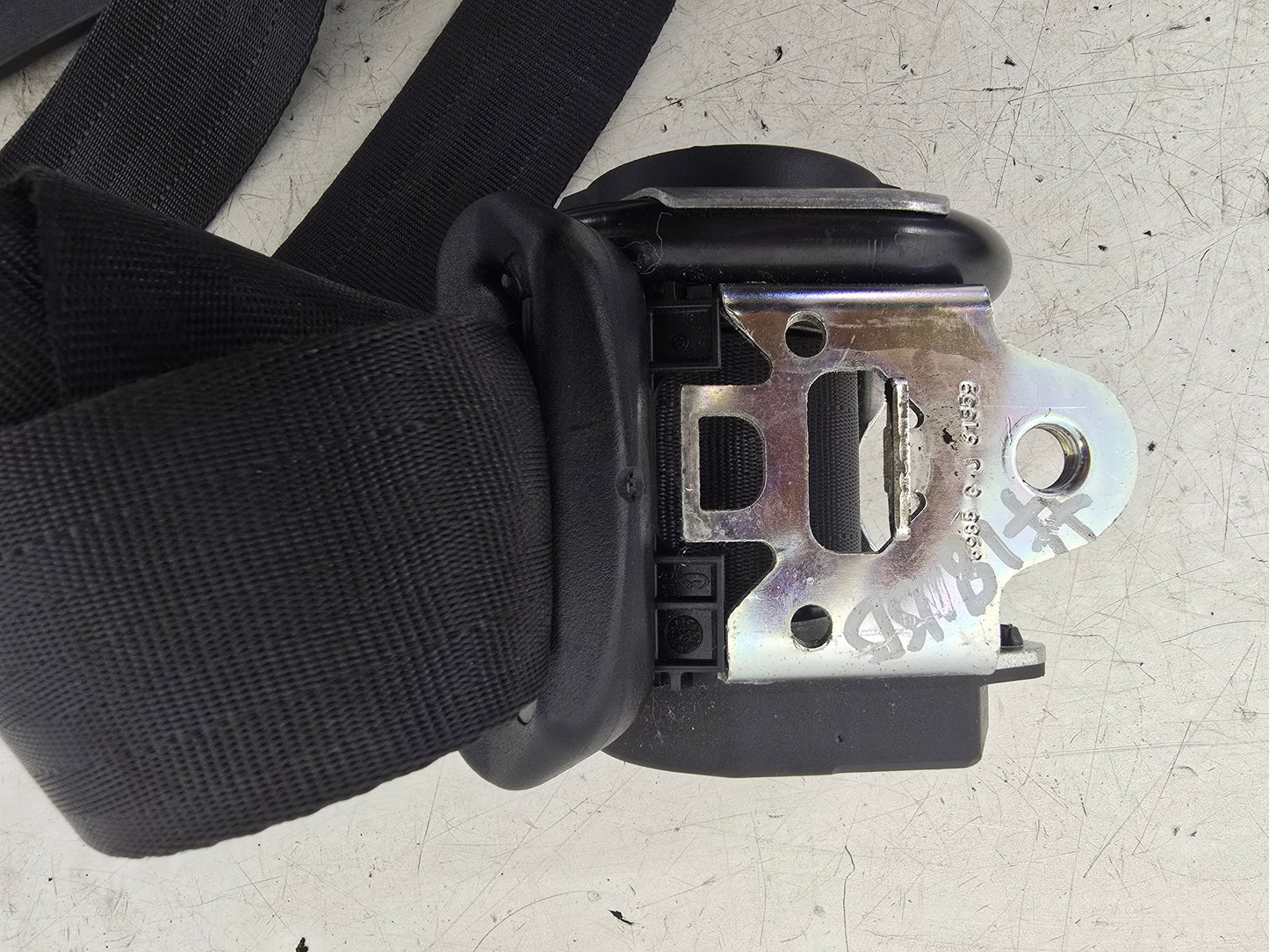 2002-2014 Volvo XC90 Left Rear Passenger Seat Belt 6841763