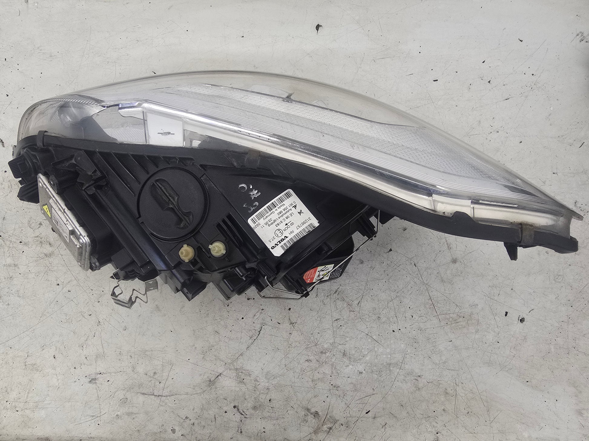 2006-2013 Volvo C70 MK2 Driver Side Xenon Headlight 31299757